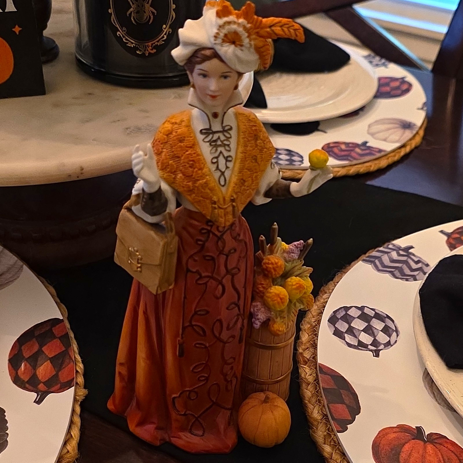 Vintage 1991 Avon Mrs PFE Albee Award Porcelain Figurine Presidents Club Autumn Vintage 1991 Avon Mrs PFE Albee Award Porcelain Figurine Presidents Club Autumn