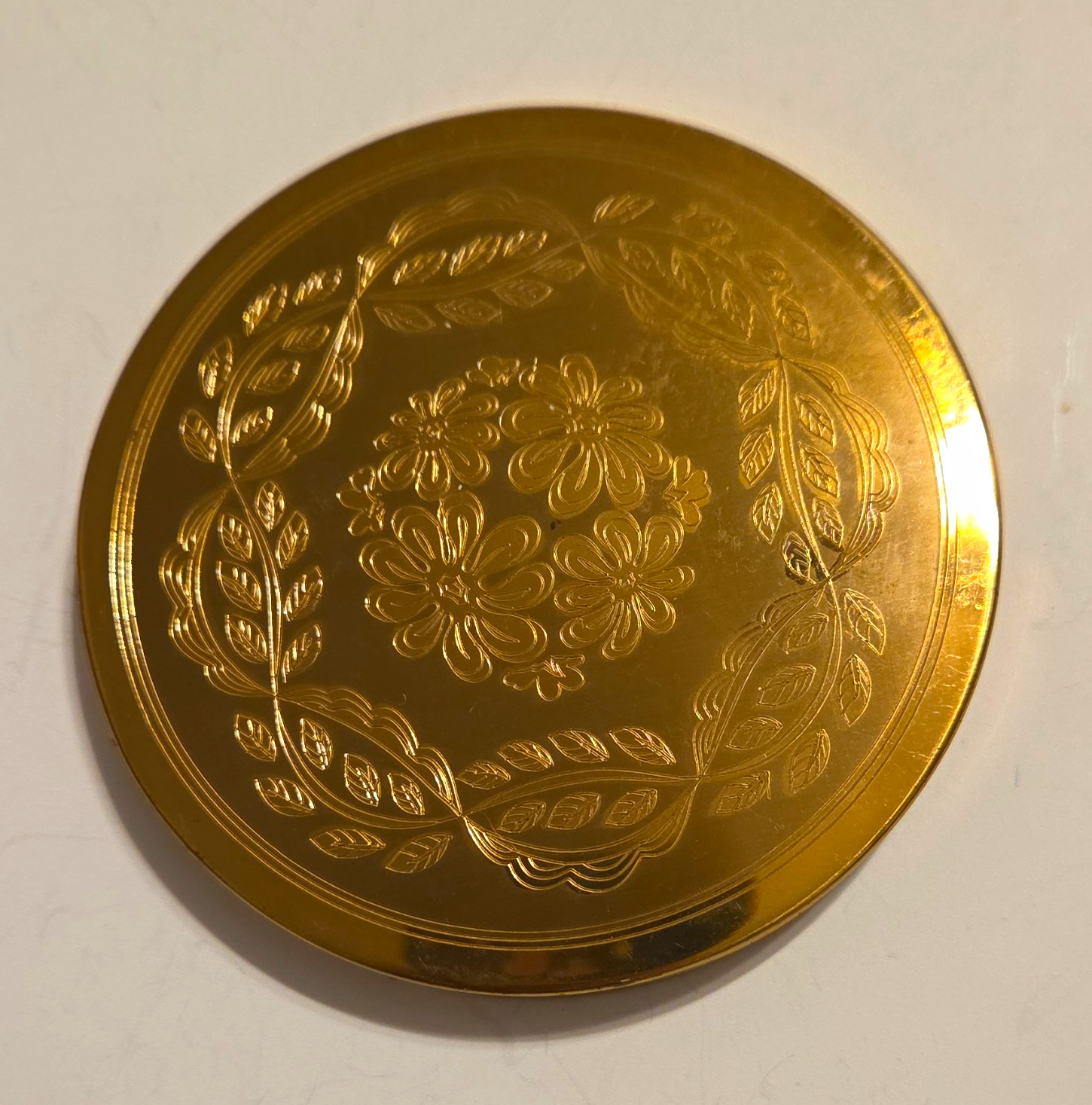 Vintage Wadsworth Gold Tone Floral Engraved Powder Compact with Mirror & Puff
