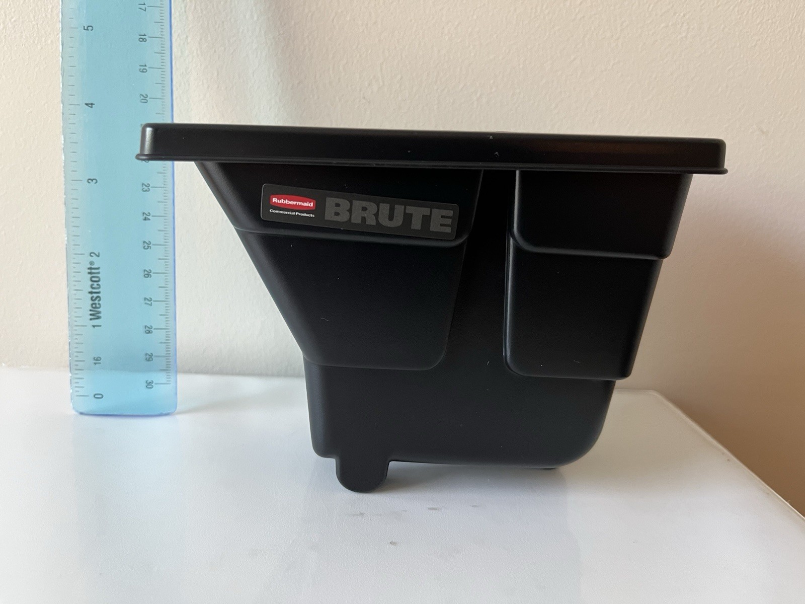 Mini Rubbermaid Promotional Brute Tilt Truck - Approx 6”x3”x4.5” - Rare