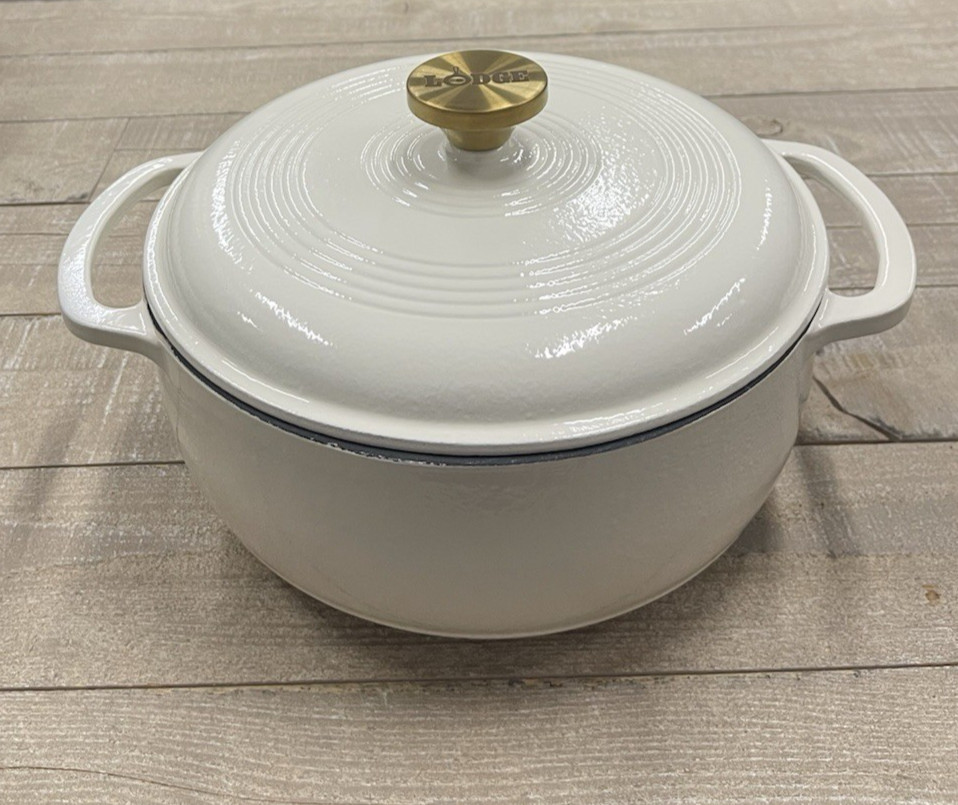 NIB Lodge Enameled Cast Iron Round Casserole In Biscotti 4.5qt