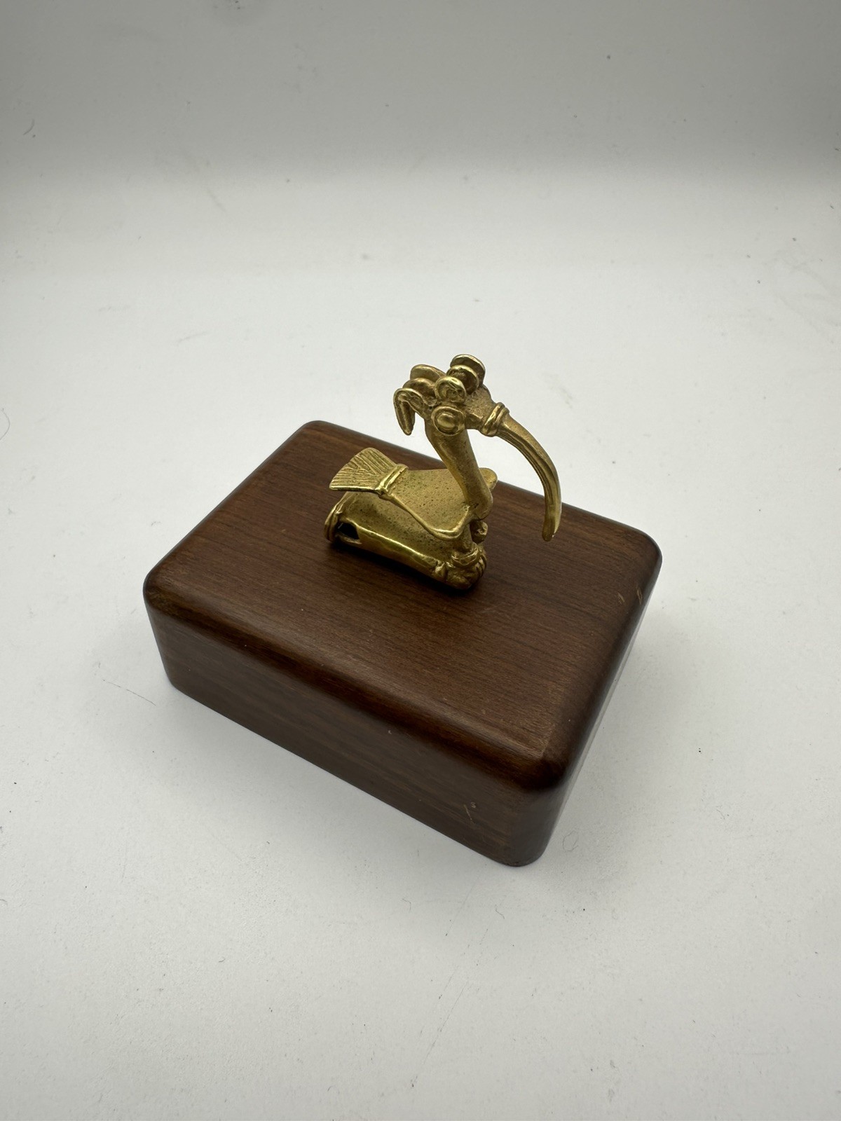 Galeria Cano Pre-Columbian Ibis Bird Figurine Met Museum Replica Gold Tone Brass