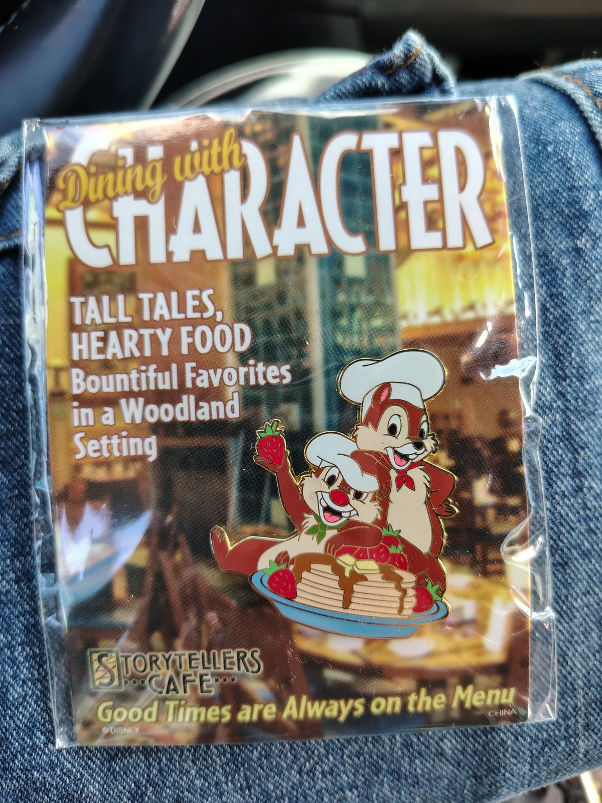 Disney Pin 2007 Disneyland LE 10000 Chip n Dale Pancake Chef Storytellers Cafe