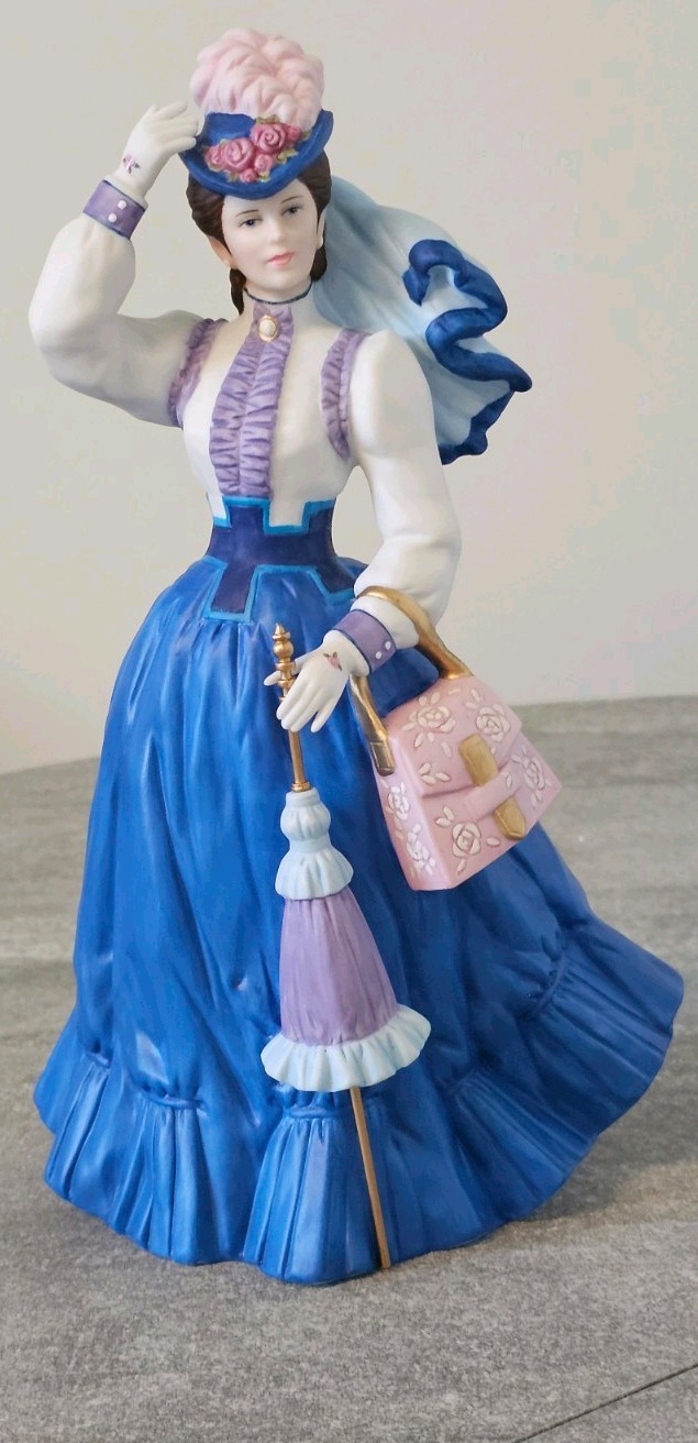Vintage AVON The 1996 Mrs. Albee Award  Full-Size Porcelain Lady w/Box+Card