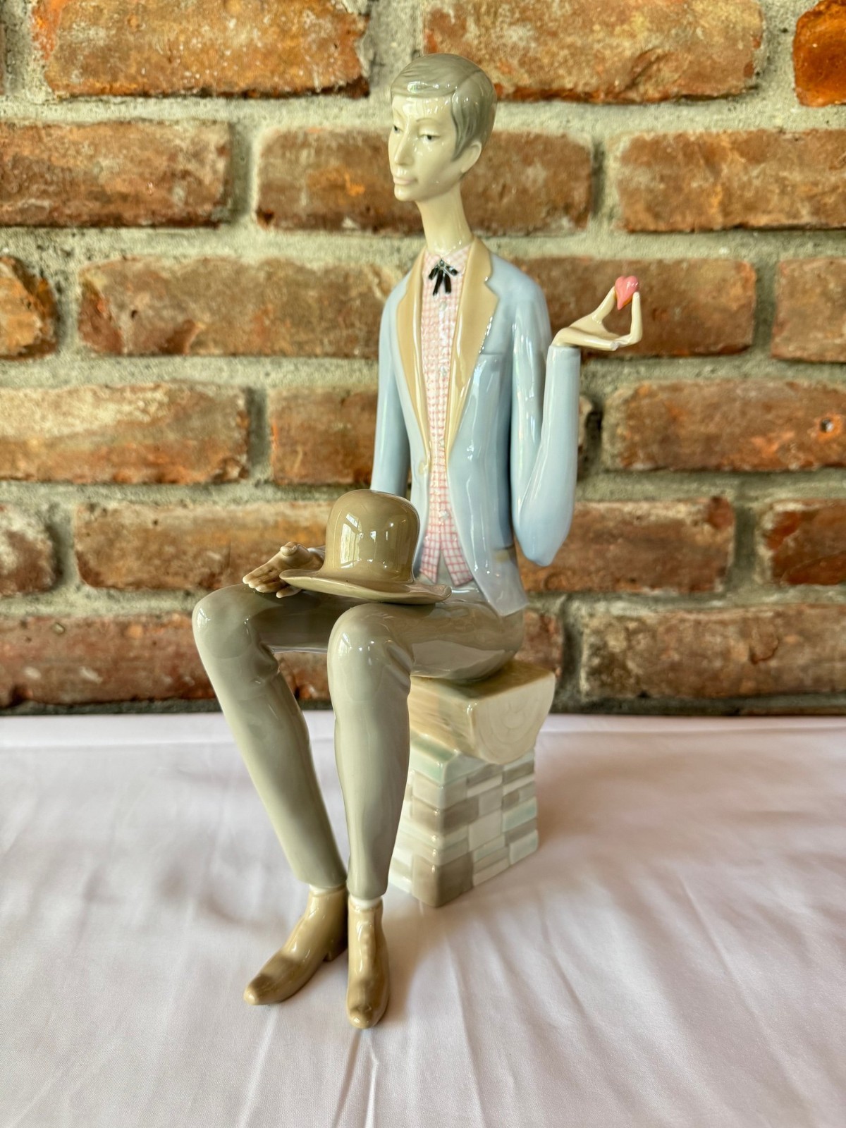 Vintage Lladro Man With Heart Figurine 4600 Retired Jose Rausell Spain Glazed