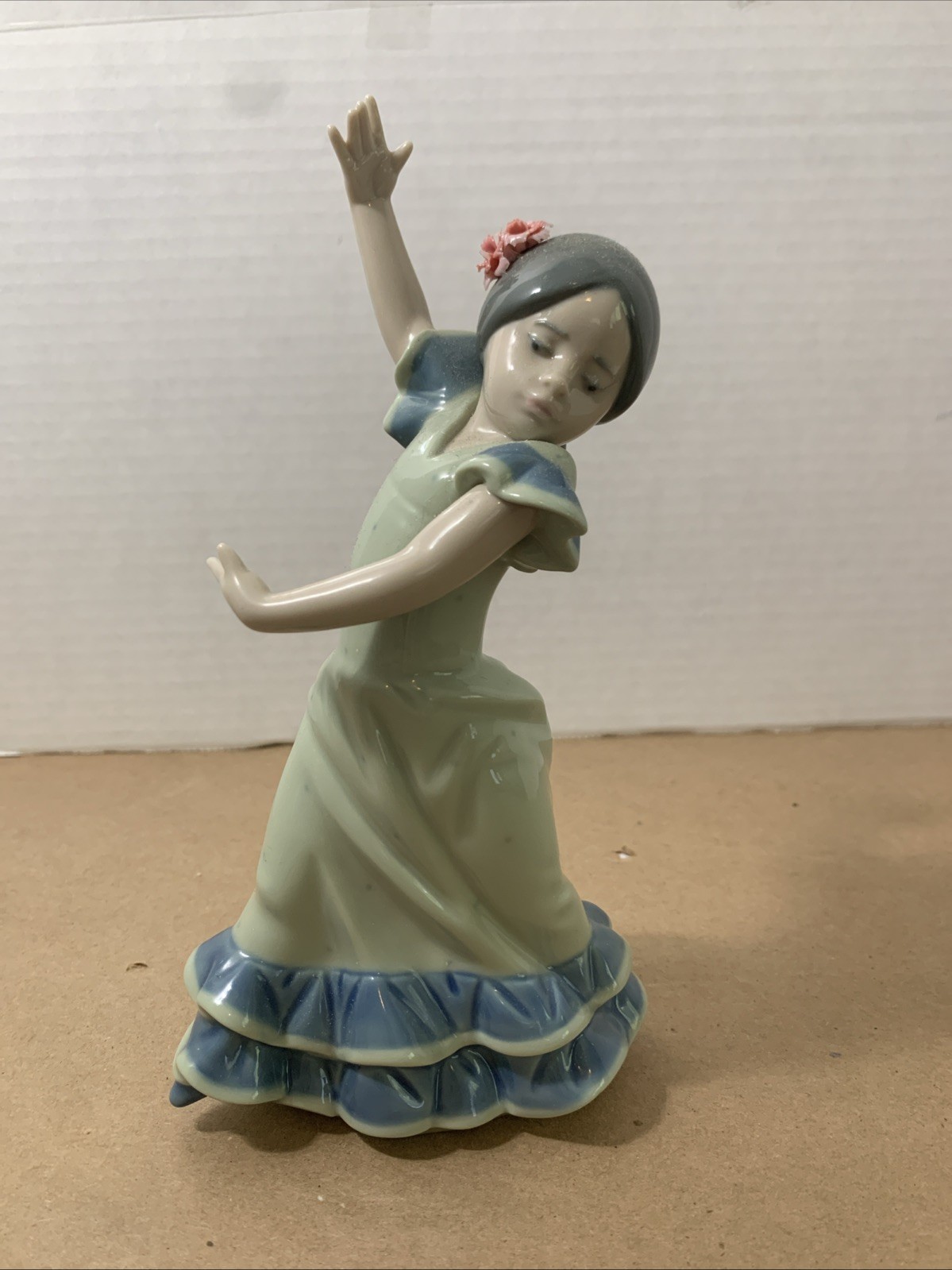 Vintage Lladro 7.5 in. Lolita Spanish Flamenco Porcelain Dancer 1983 Model #5192