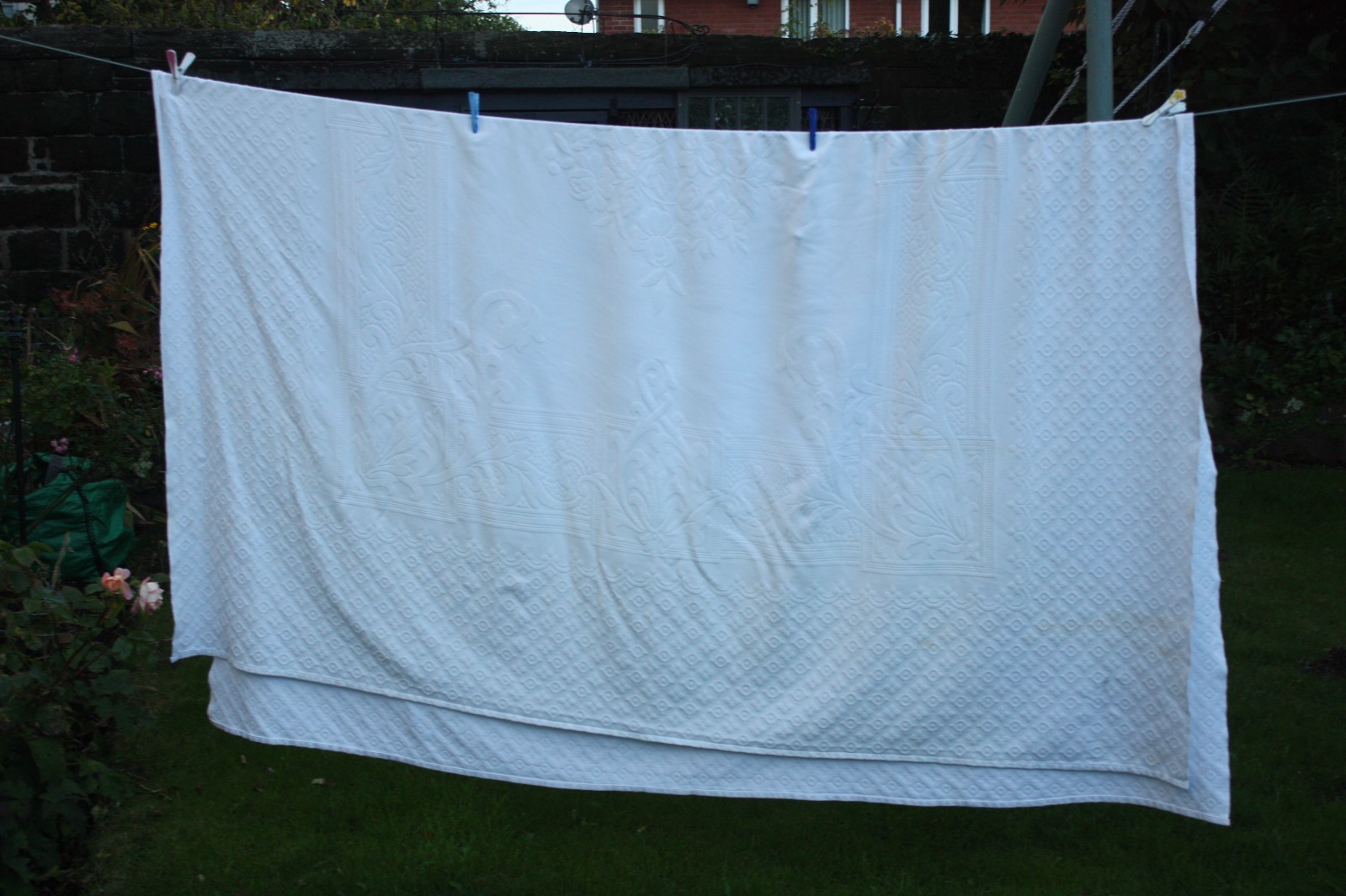 NB1680 Beautiful Vintage Marcella Bedspread 76 x 96