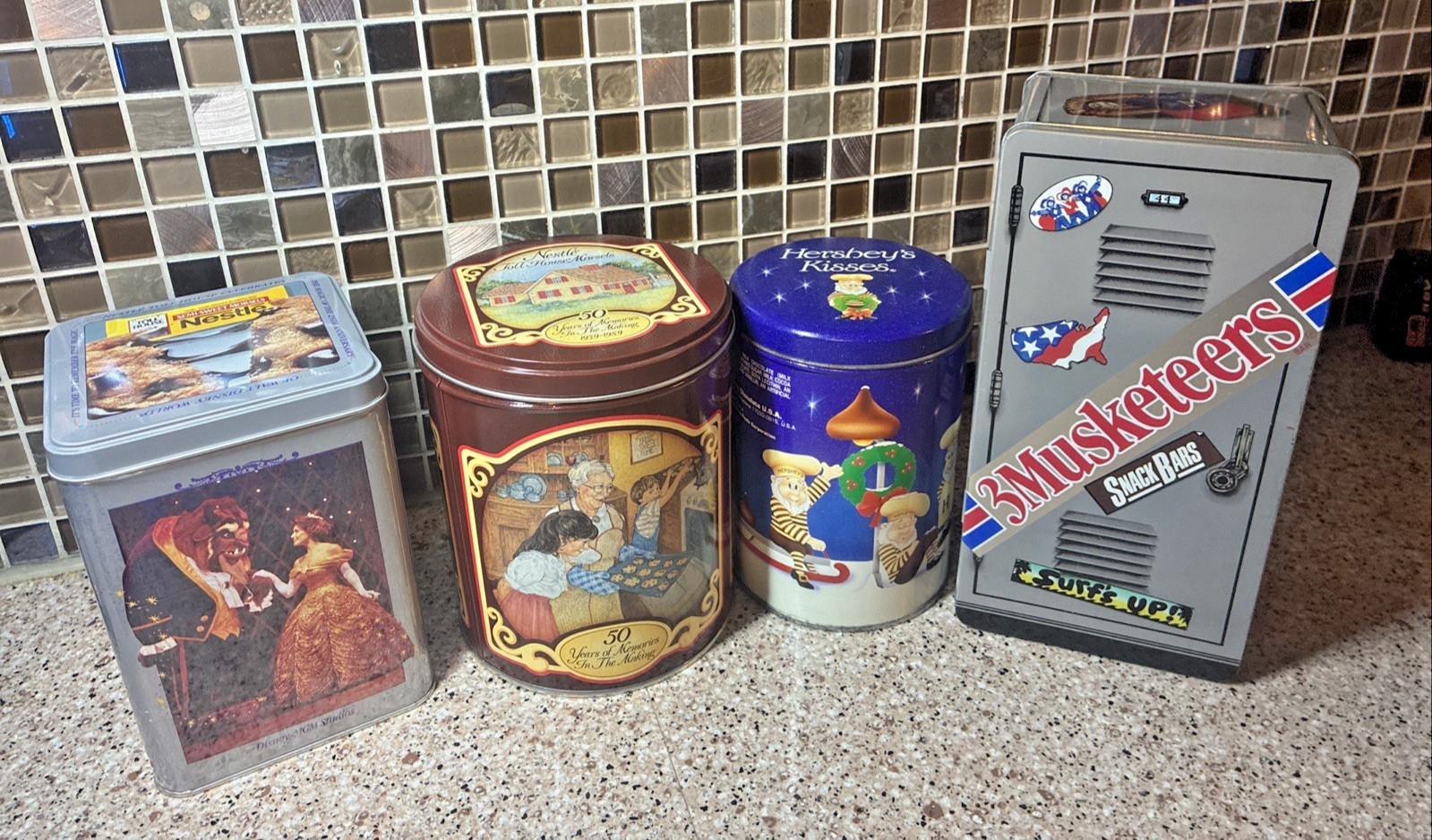 4pc Lot Vintage Collector Tins 3 Musketeers 1989, Nestle Disney, Nestle, Hershey