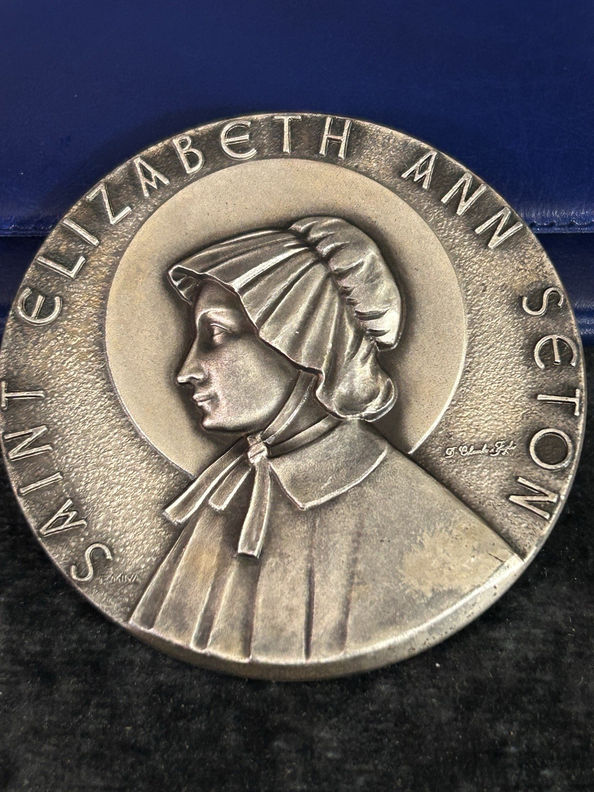 Vintage Collector Coin in Case, St. Elizabeth Seton, Sisters of Charity (CA607) Vintage Collector Coin in Case, St. Elizabeth Seton, Sisters of Charity (CA607)