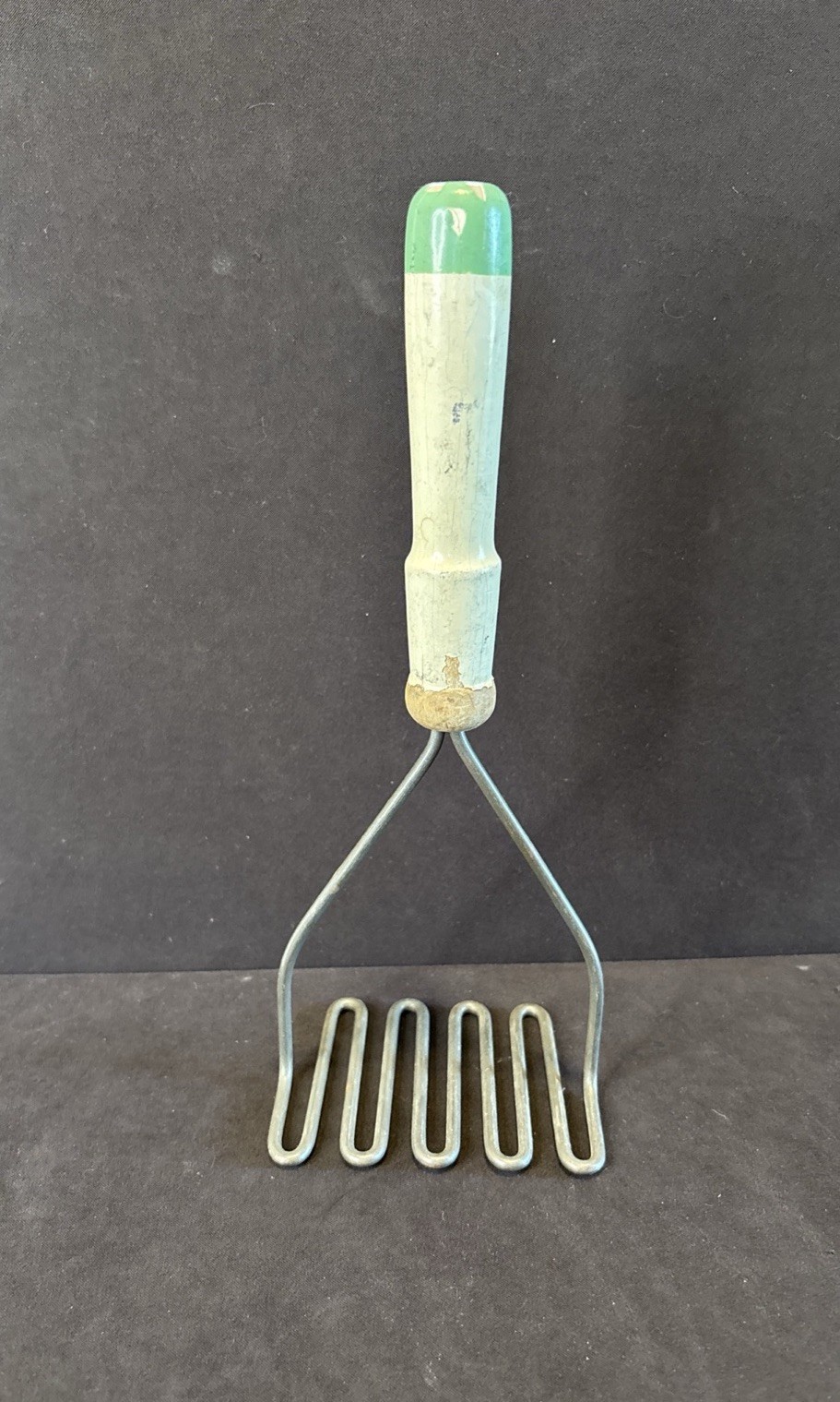 VTG Green Wooden Handle Potato Masher Farmhouse Country Kitchen Tool 1950s 10”