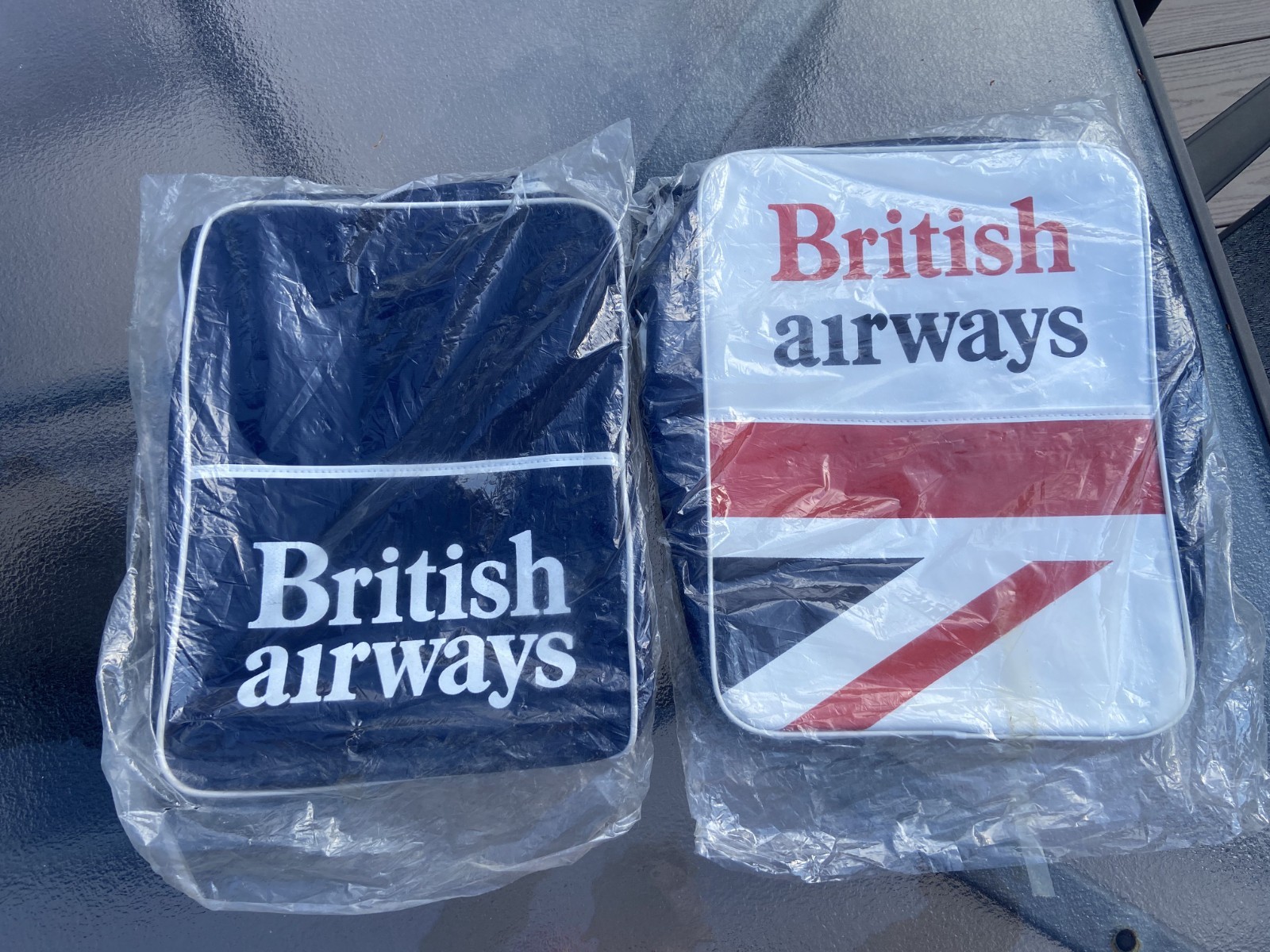 British Airways collectible package – Two shoulder bags and two sets of playing