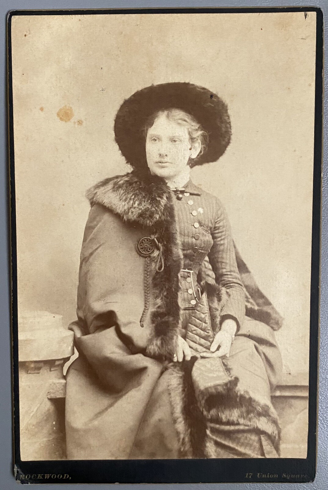 1880s Little Sure Shot Annie Oakley Old West Cowgirl Markswoman Cabinet Card