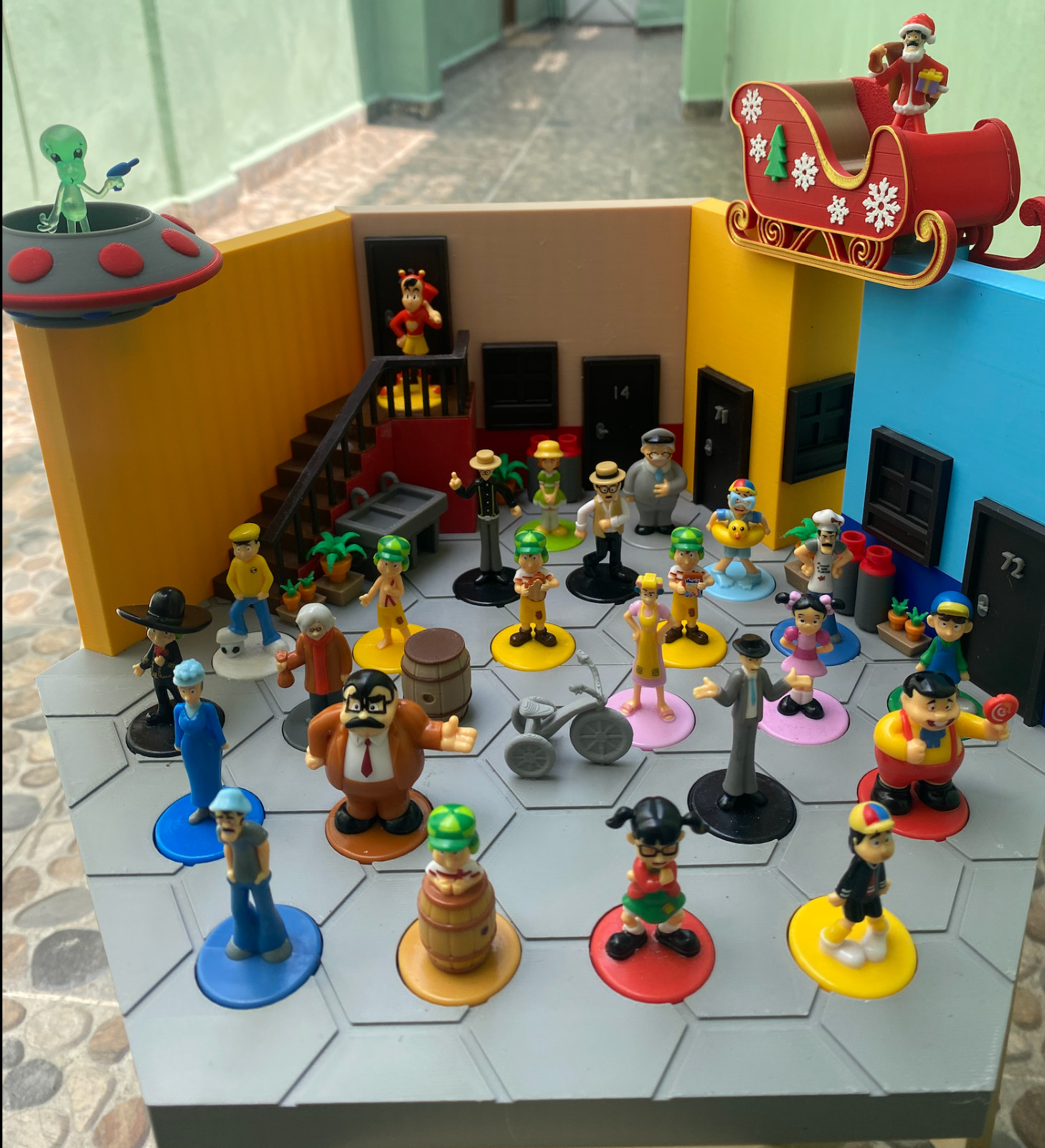Complete Vualá Sorpresa El Chavo del Ocho 26 Figures with Neighborhood Set Complete Vualá Sorpresa El Chavo del Ocho 26 Figures with Neighborhood Set