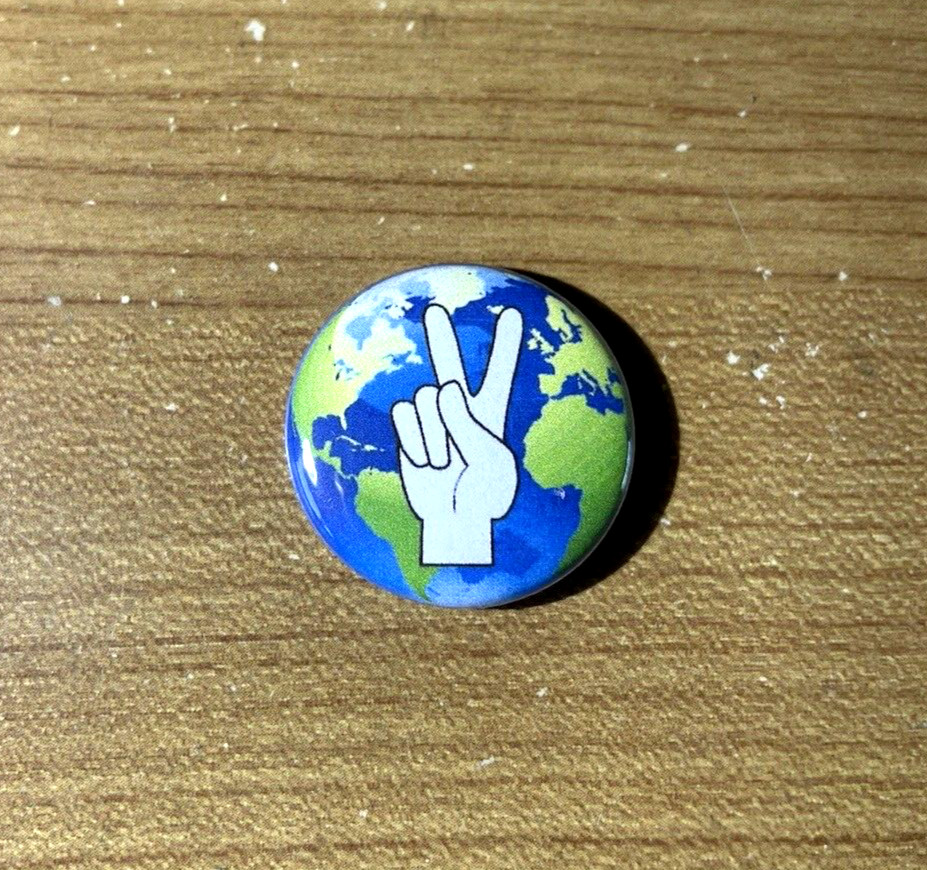 Vintage 80s 90s Style Pin Button World Peace 60s 70s Style Peace Sign 1” 145-6