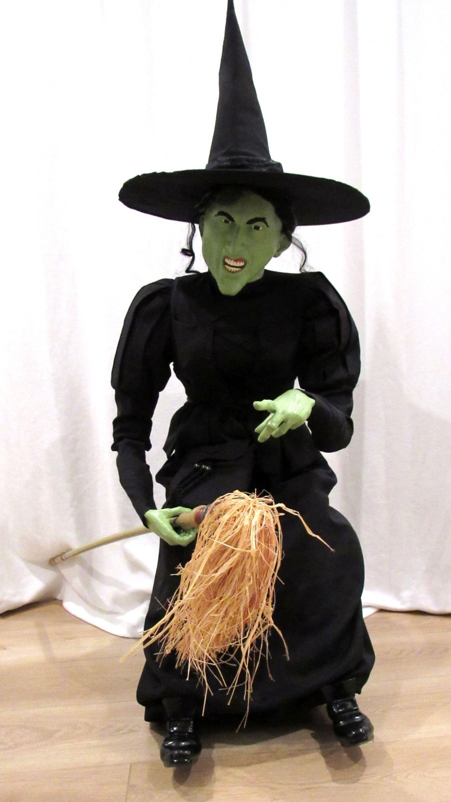 Vntg Gemmy 4.5\' Sitting Wicked Witch of the West Wizard of Oz Motion Activated