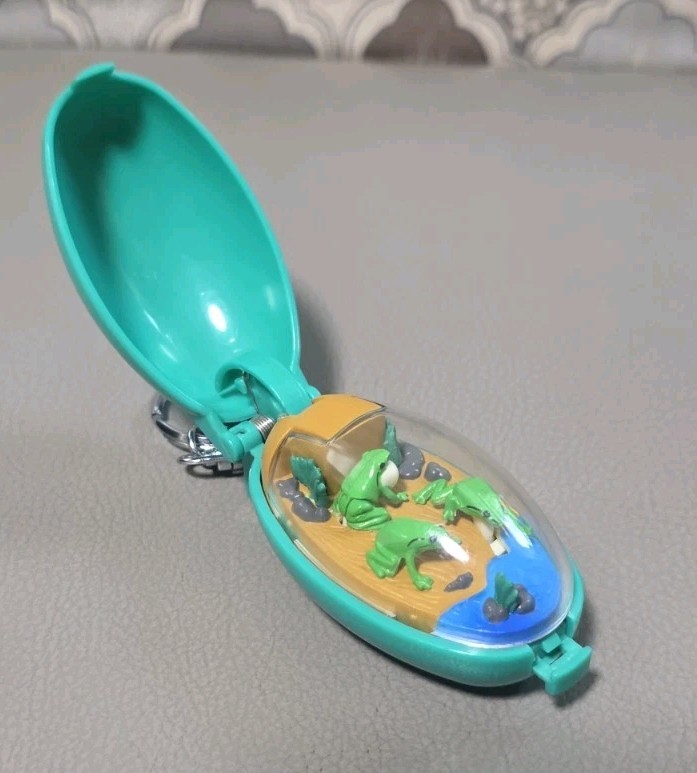 1993 Vintage Takara Pocket Critters Keychain The Green Family Frogs 1993 Vintage Takara Pocket Critters Keychain The Green Family Frogs