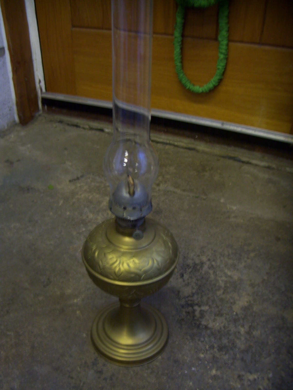 LOVELY VINTAGE BRASS OIL LAMP+FUNNEL-VGC.
