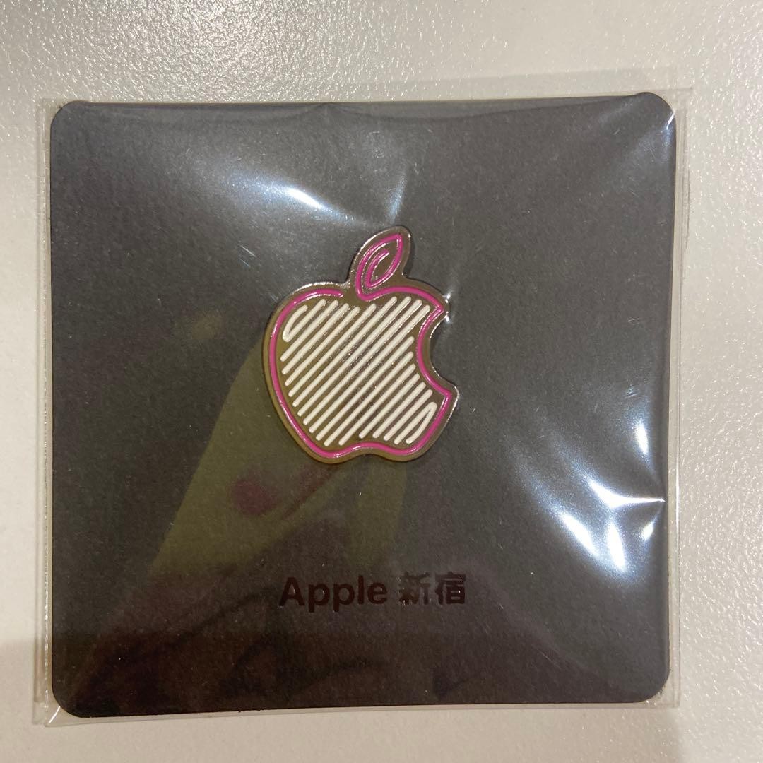 Apple Shinjuku novelty pin batch #9486ad