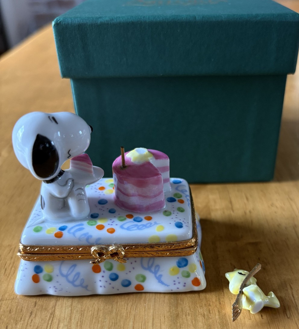 Artoria Limoges Peanuts 50th Snoopy Trinket Box Woodstock Broken Off