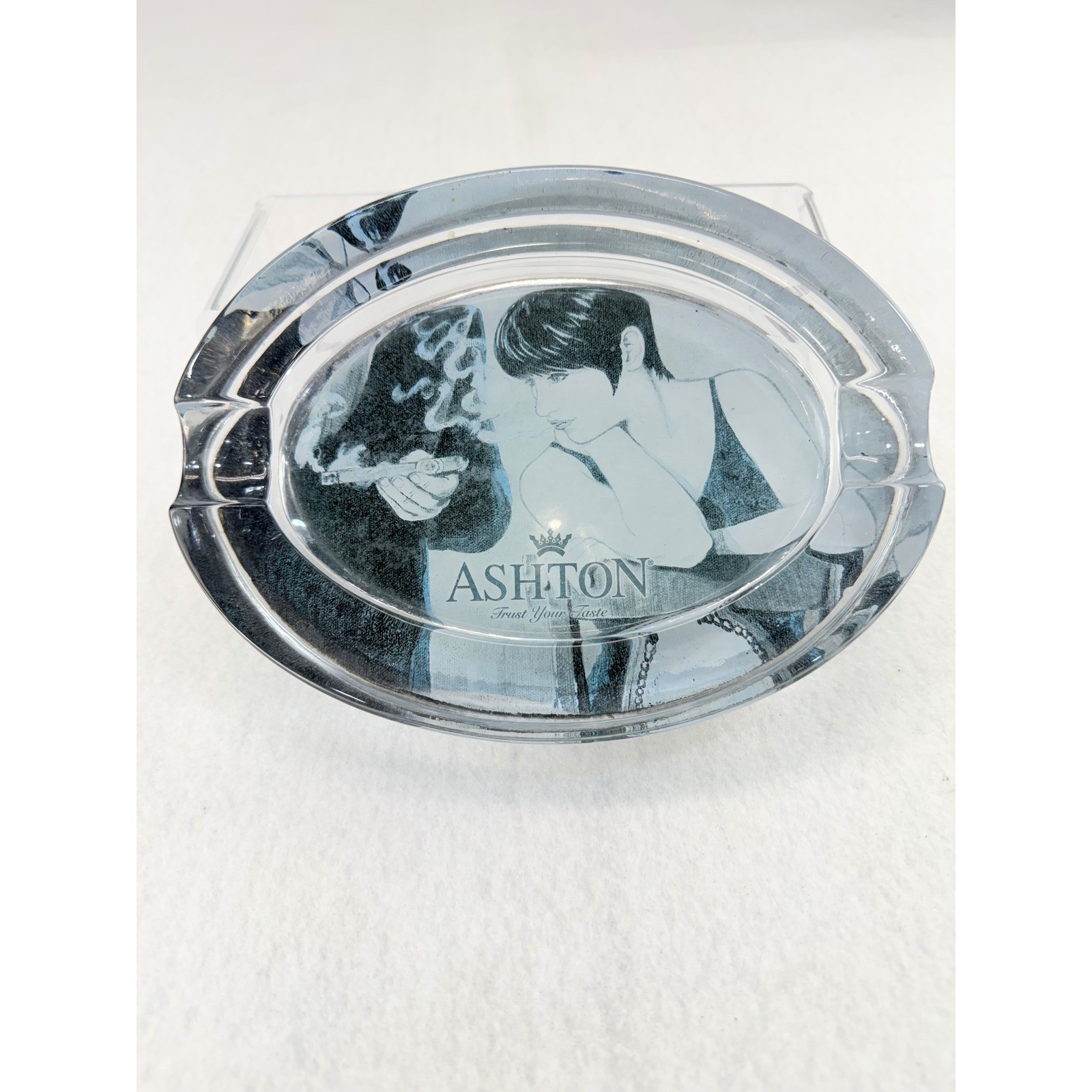 Ashton Trust Your Taste Crystal Cigar Ashtray Oval Woman Graphic 2 Rest