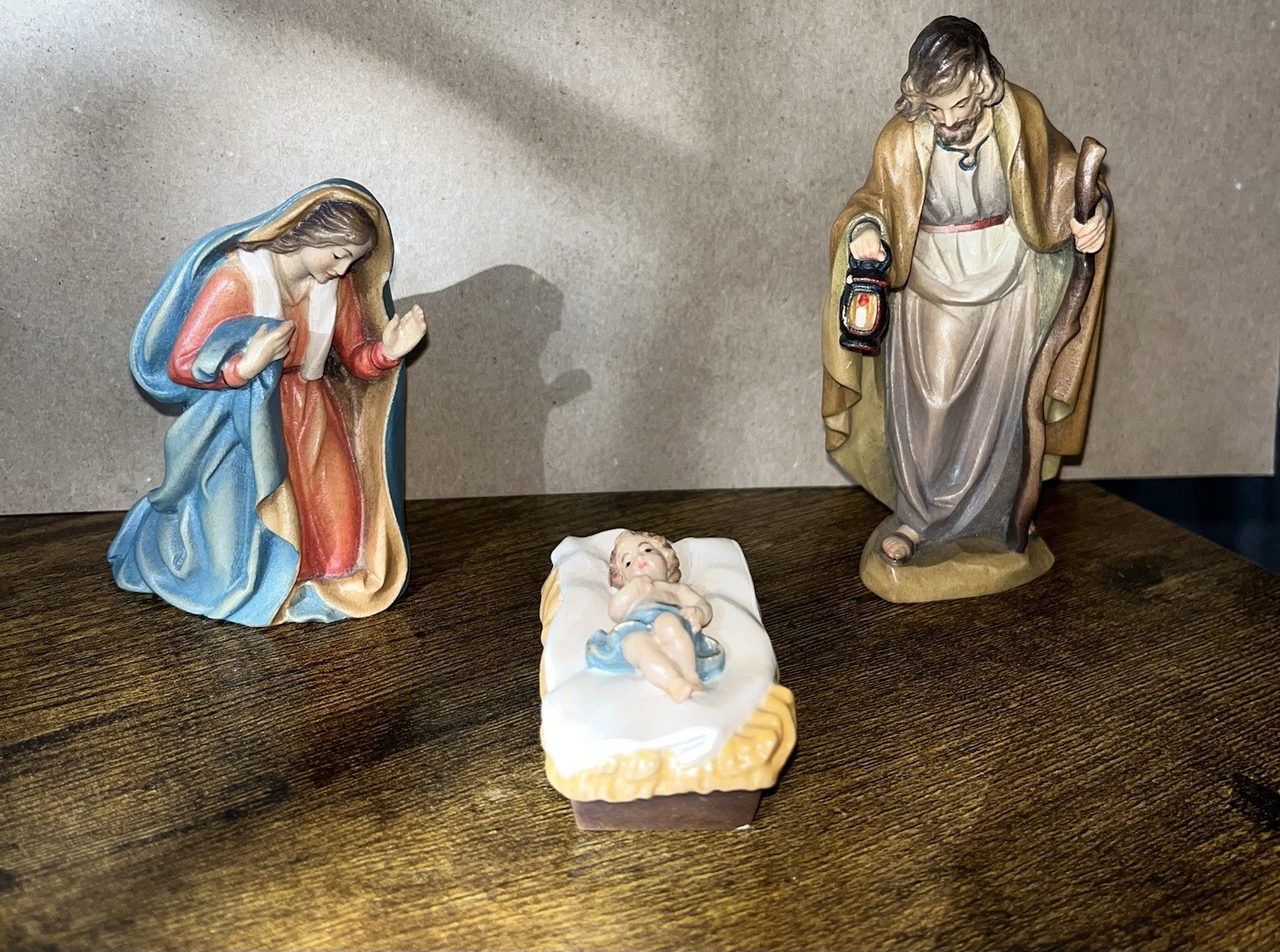 Anri Bernardi 3 piece nativity scene holy family Anri Bernardi 3 piece nativity scene holy family