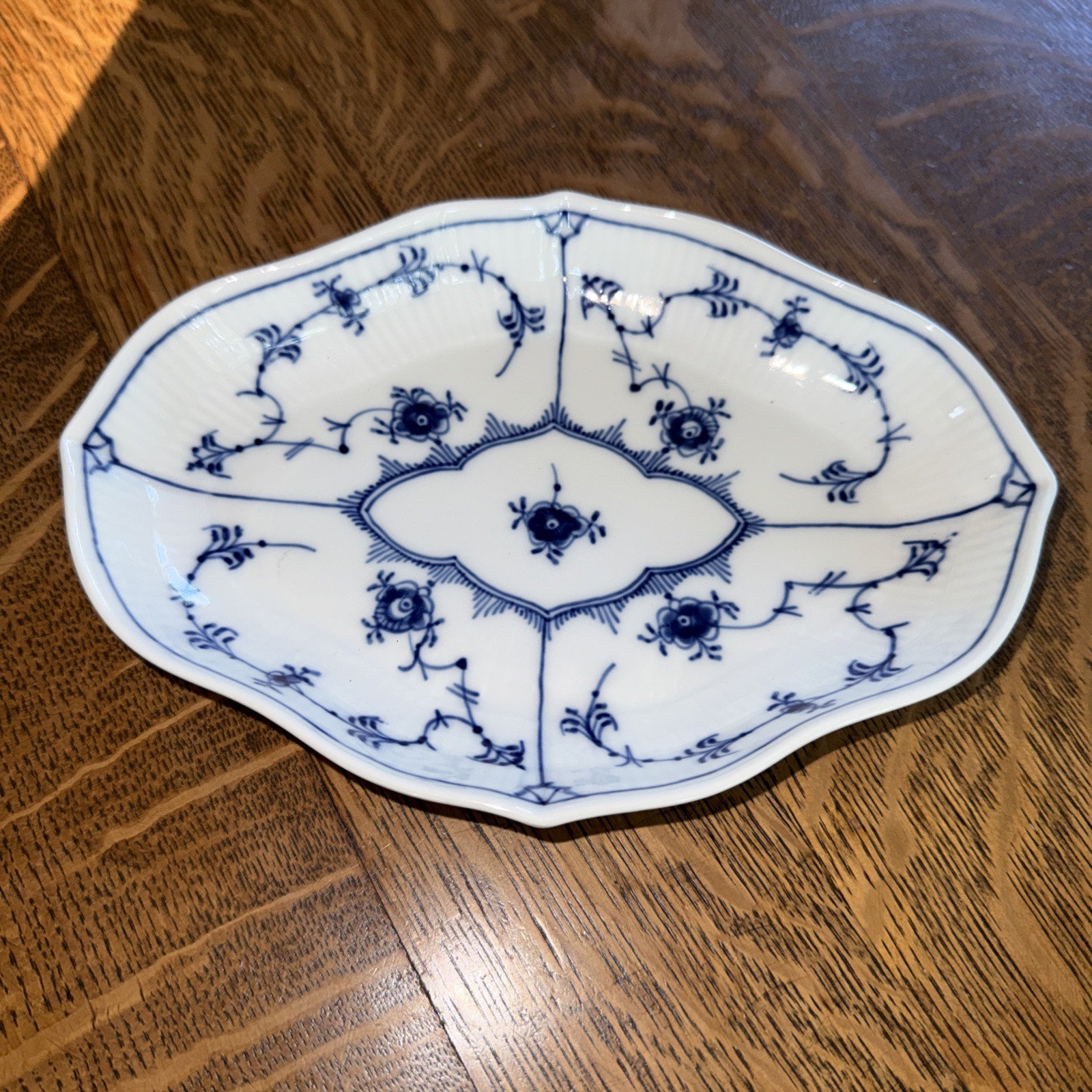Royal Copenhagen Blue Fluted Plain Leaf Dish 1/141 Vintage 1975-1979 Denmark