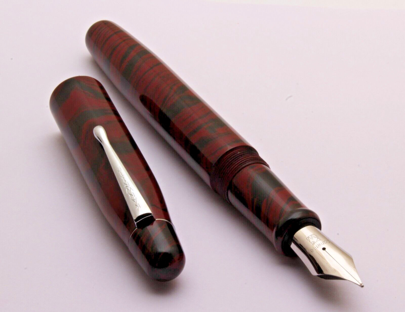 Kanwrite Mammoth Maroon & Black Ebonite Jumbo Size Fountain Pen New With Box