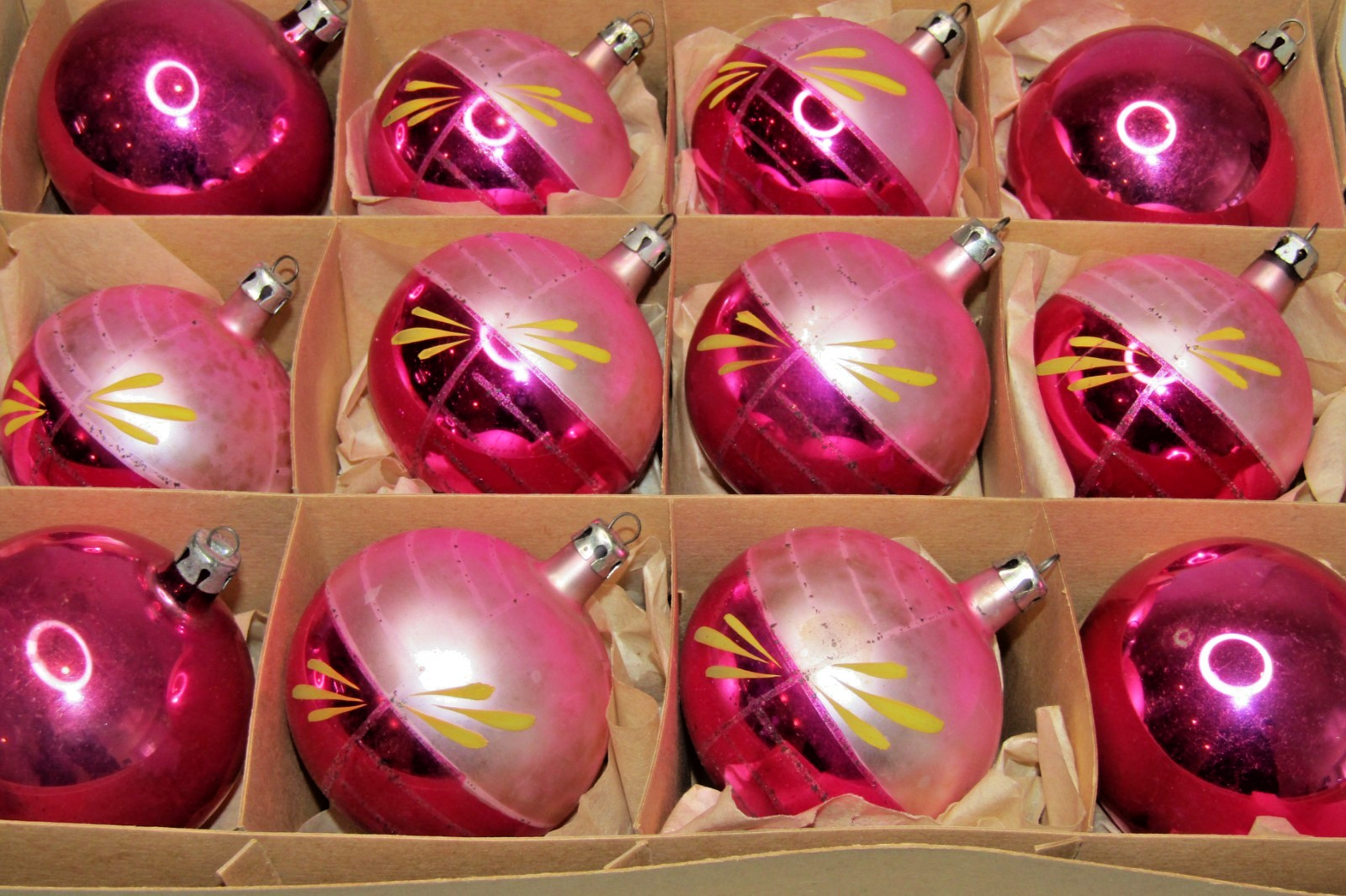 Lot VTG Glass FLOWER Pictured Two Tone Hot PINK BALL Christmas Ornaments Poland