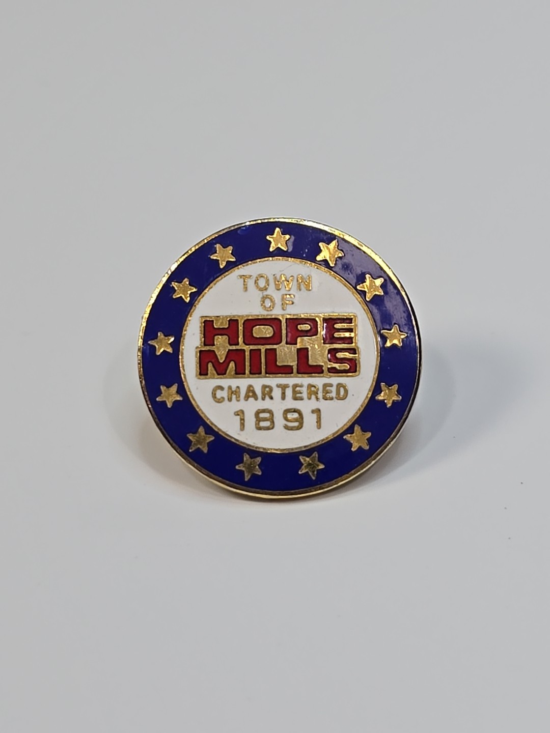 Town Of Hope Mills Souvenir Lapel Pin North Carolina