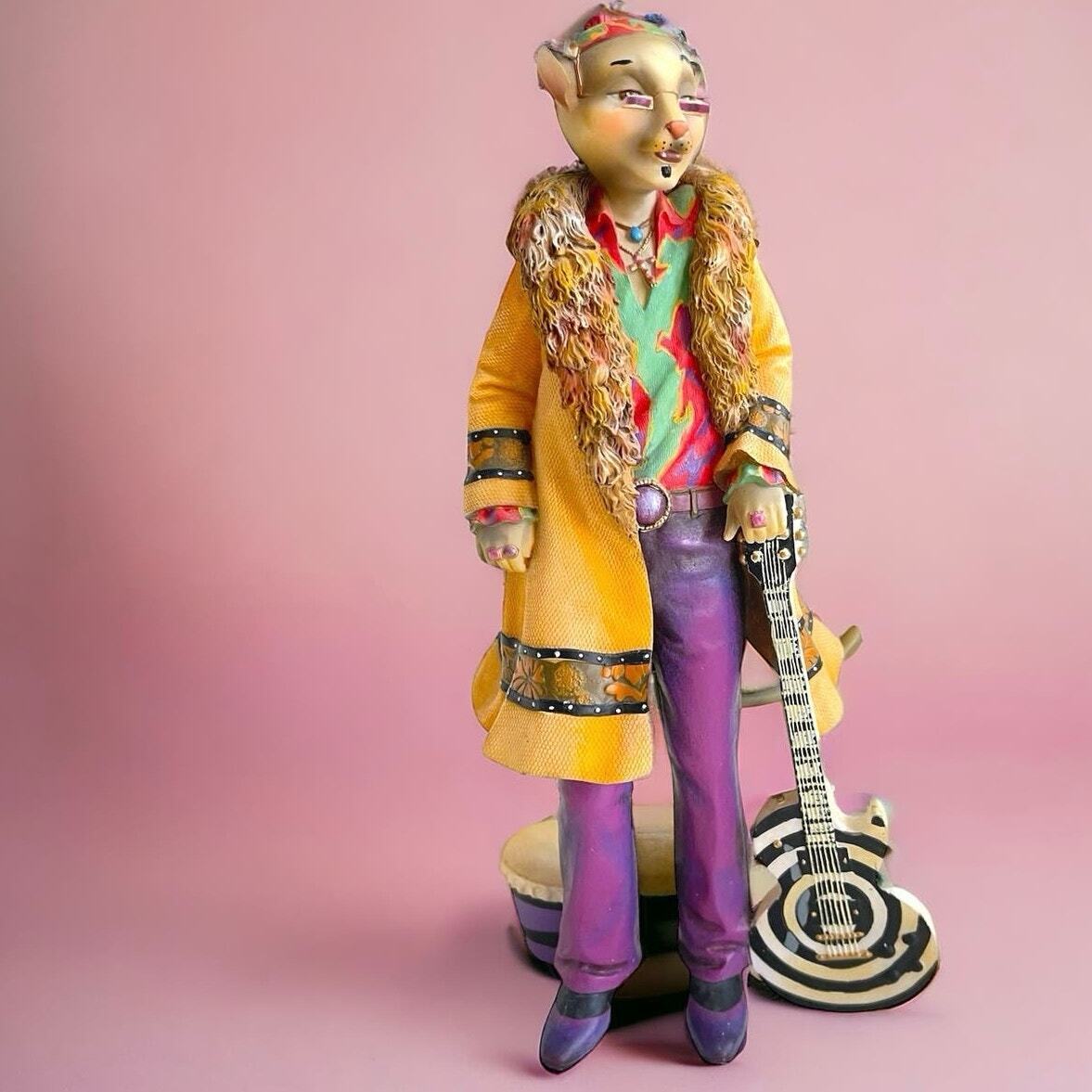 Margaret Le Van Figurine “String” with Guitar Male Cat Figurine 8.25” Retired 