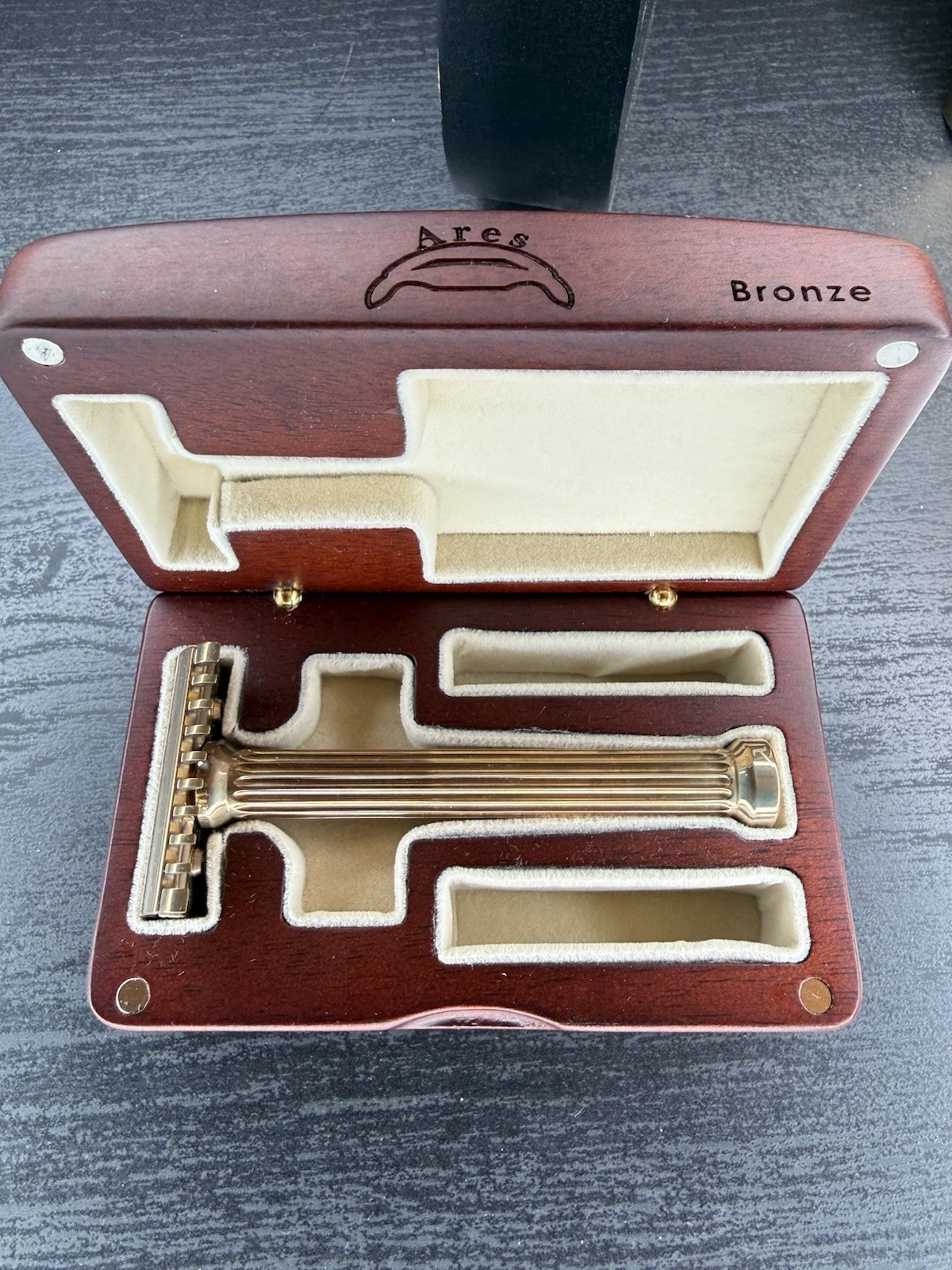 Lambda Razors Ares Bronze Metal Safety Razor w/ Protective Case Included