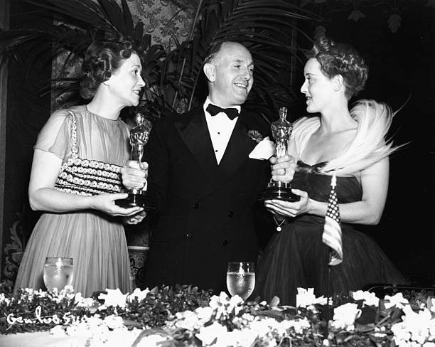 Fay Bainter and Bette Davis holding their acting Oscars for the - 1939 Old Photo