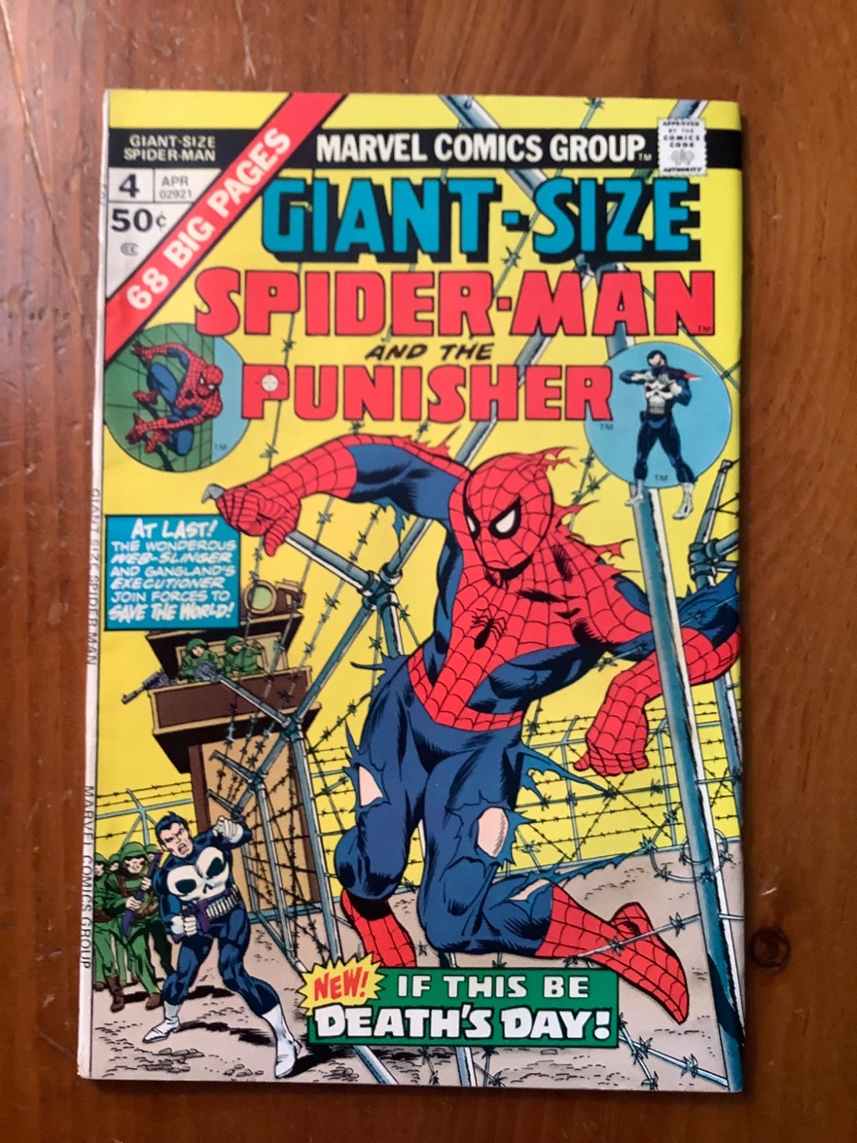 GIANT-SIZE SPIDER-MAN #4 (1975) VG/FN Punisher Marvel Comics Mid-Grade Sharp