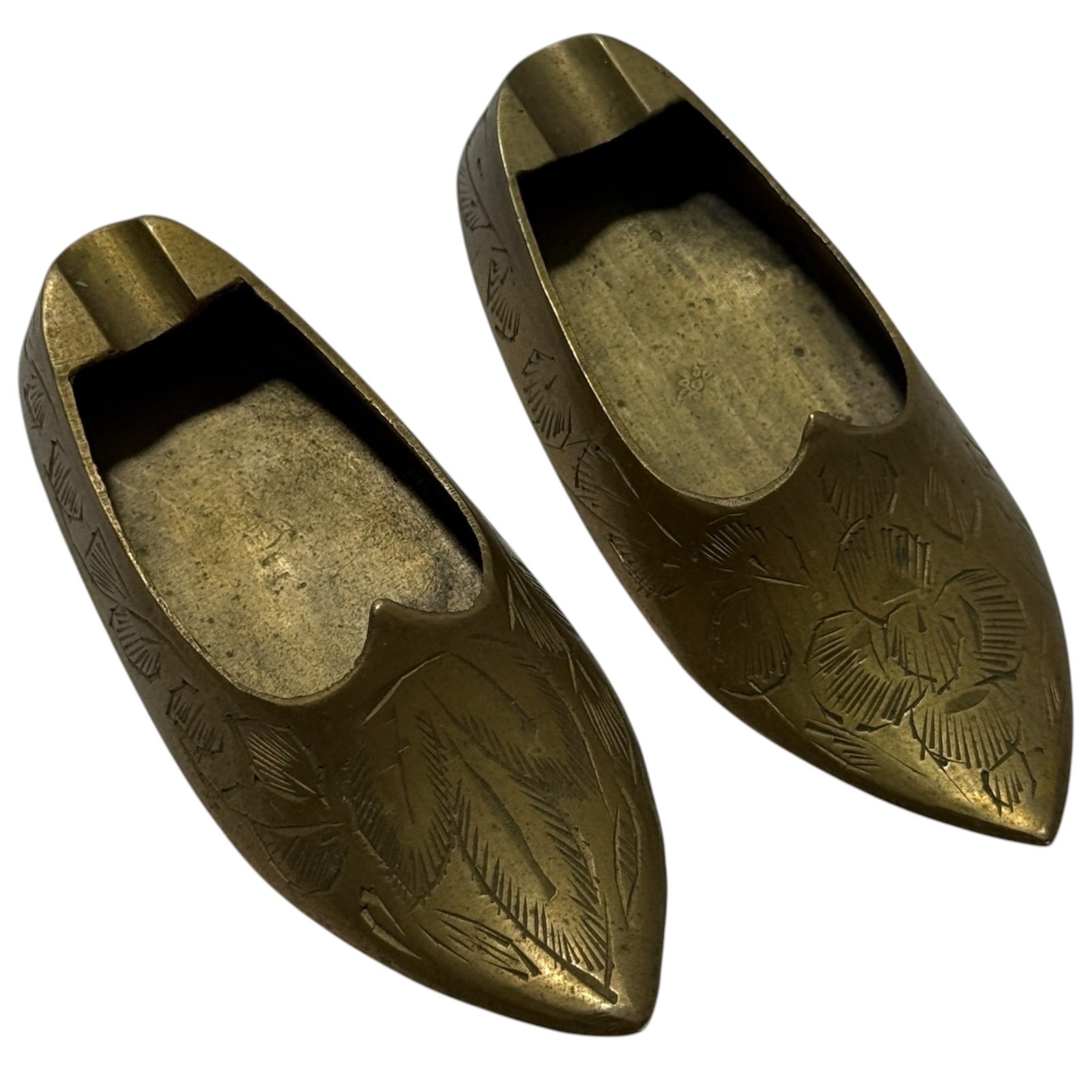 Vintage Pair of 2 Shoe-Shaped Ashtrays Solid Brass Hand-Etched Floral 3.5-Inch
