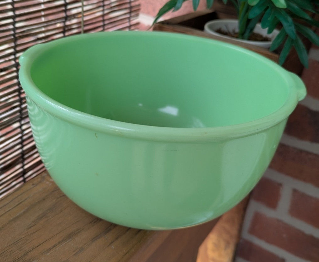 Vintage Mckee Jadeite Green Uranium Glass 9\