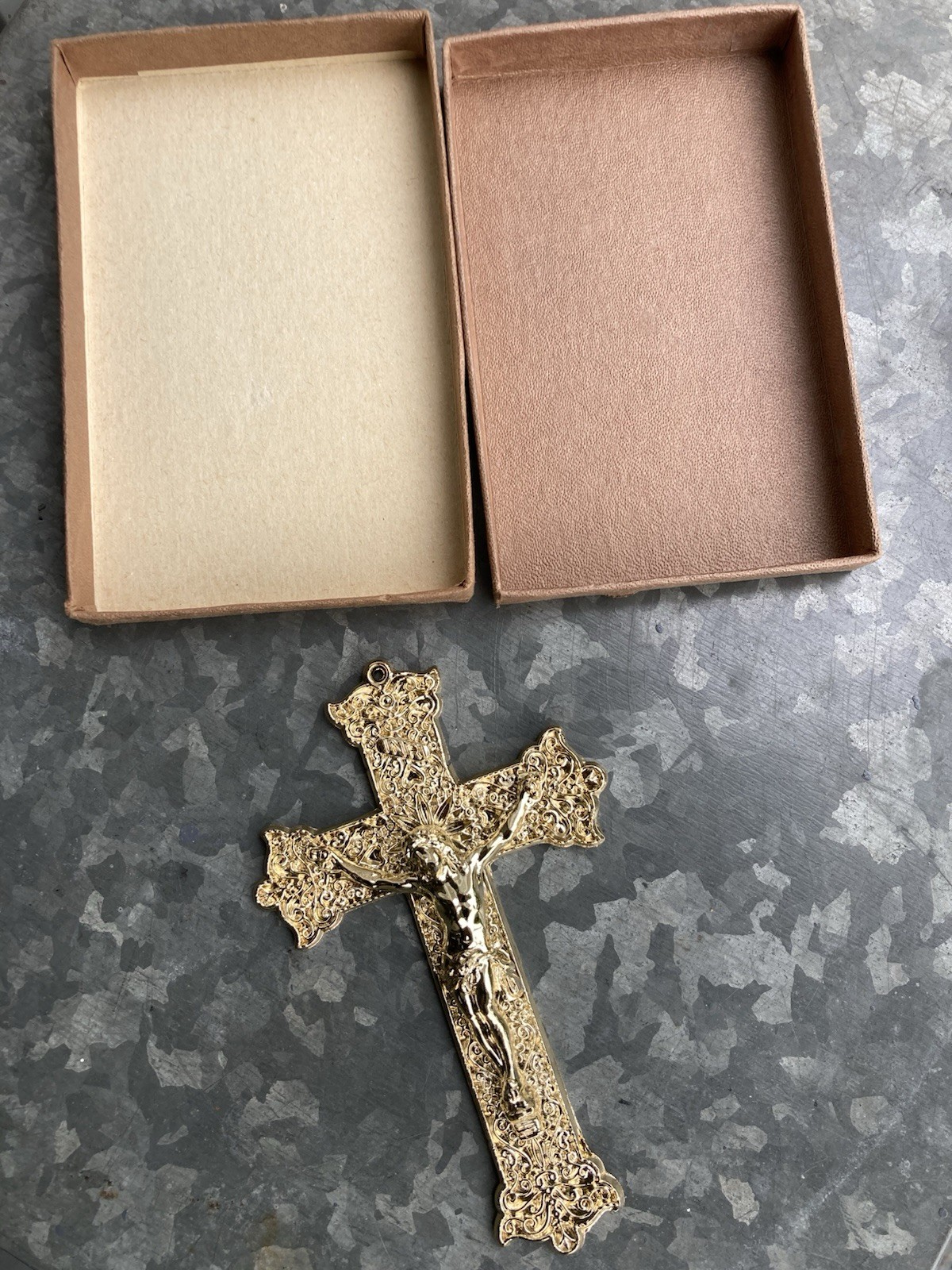 Vtg ULTRA  RARE Gallo # 6650 Metal  FUNERAL  Crucifix With Original Box  MINT