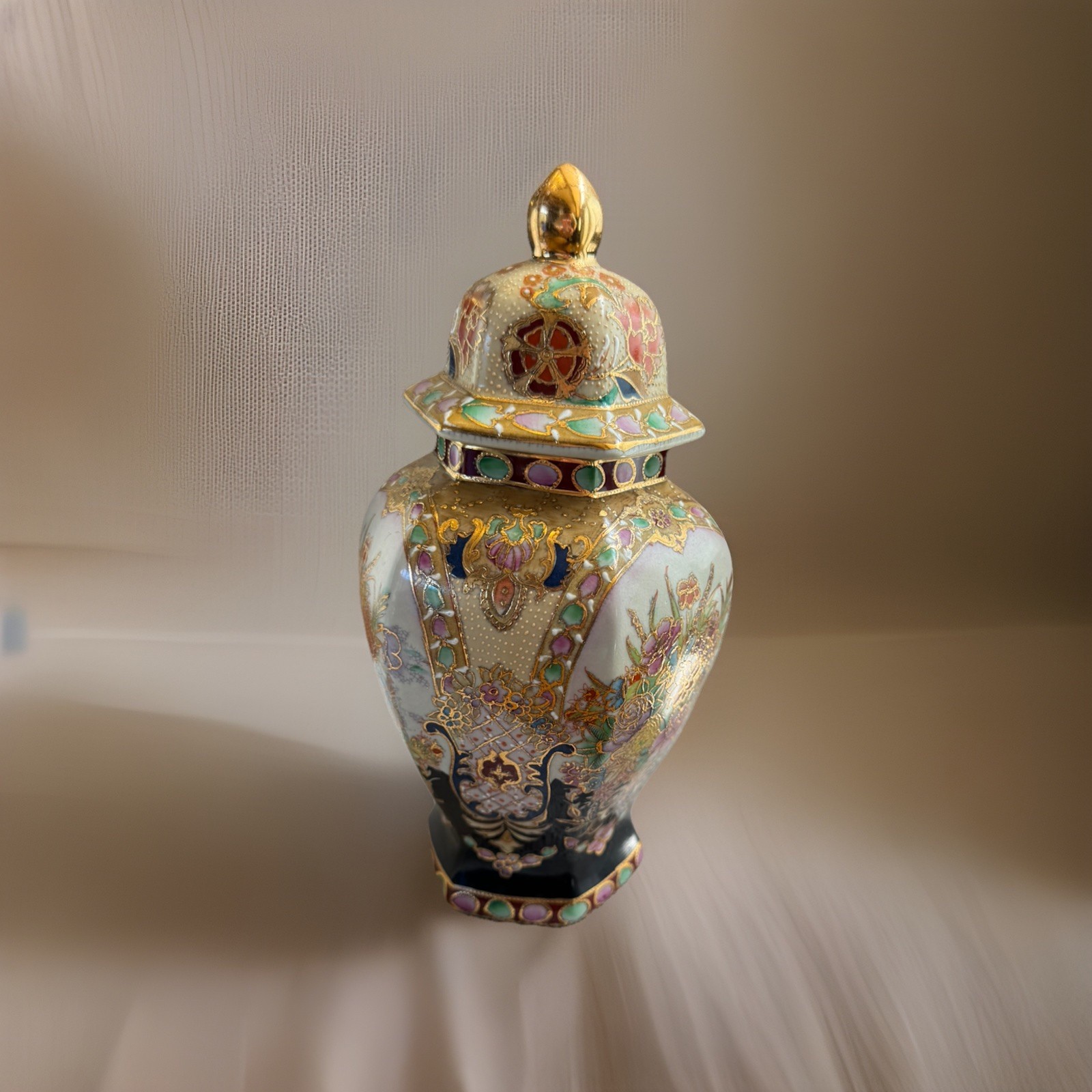 Antigue Gold Gilded Satsuma Imari Japan Hand Painted ginger Lidded Temple Jar