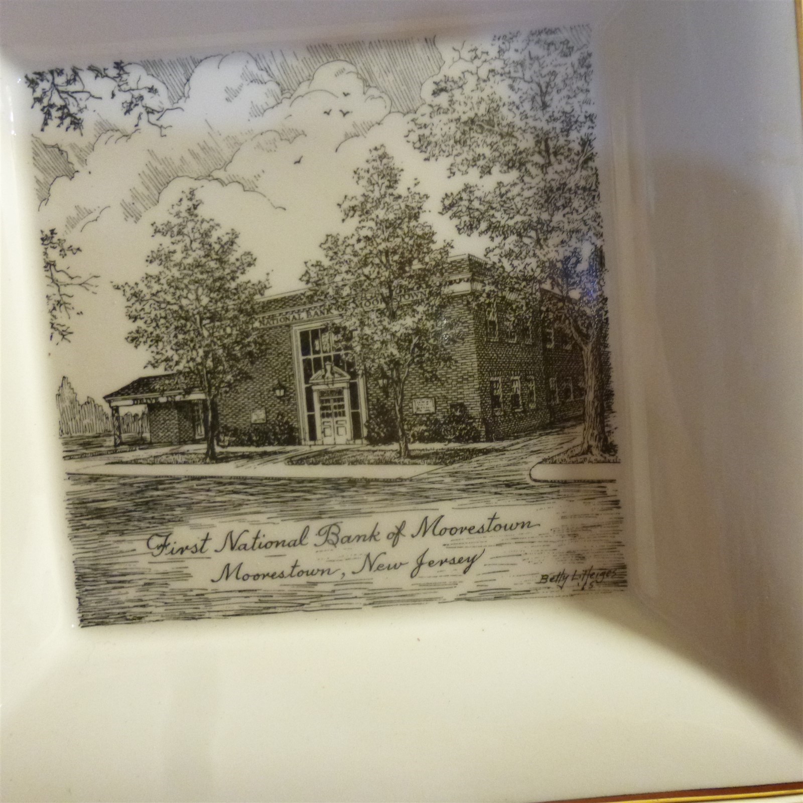 INDEPENDENT NATIONAL BANK Of Moorestown , Moorestown,New Jersey - Porcelain Tray