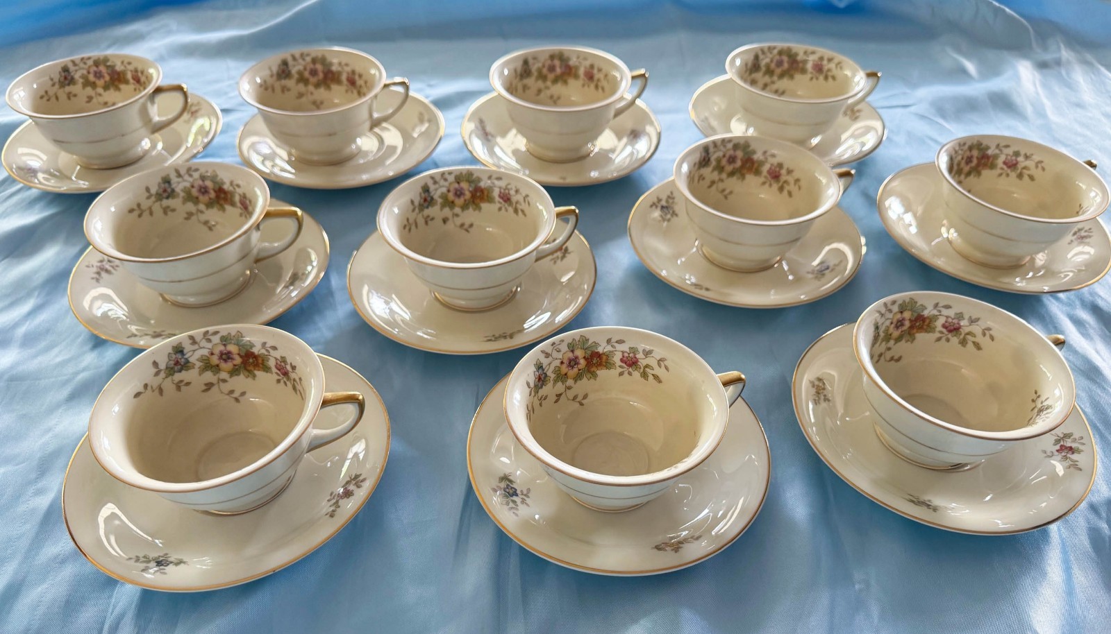 Rare find Beautiful Antique Bavaria Heinrich & Co Senta Teacups &saucers-11set 