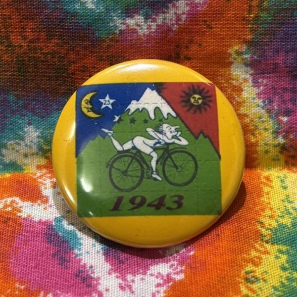 A12 Hofmann Can Badge Dr. Hoffman USA Goods 90s Band Vintage