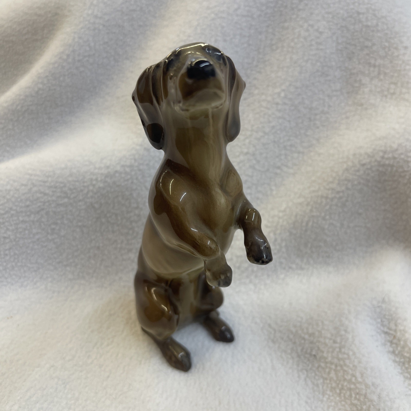 VINTAGE Lorenz Hutschenreuther  Figurine Standing Begging Dachshund Dog  5 1/4
