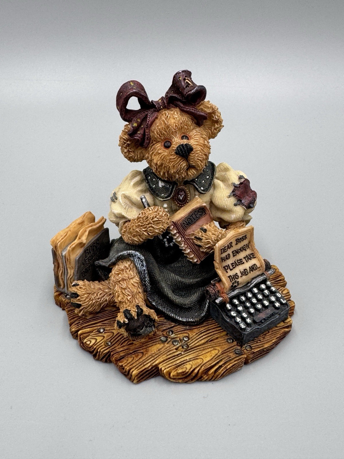 1999 Boyds Bear Figurine Ms. Friday Quiting Job Take This Job And. No Box 1999 Boyds Bear Figurine Ms. Friday Quiting Job Take This Job And. No Box
