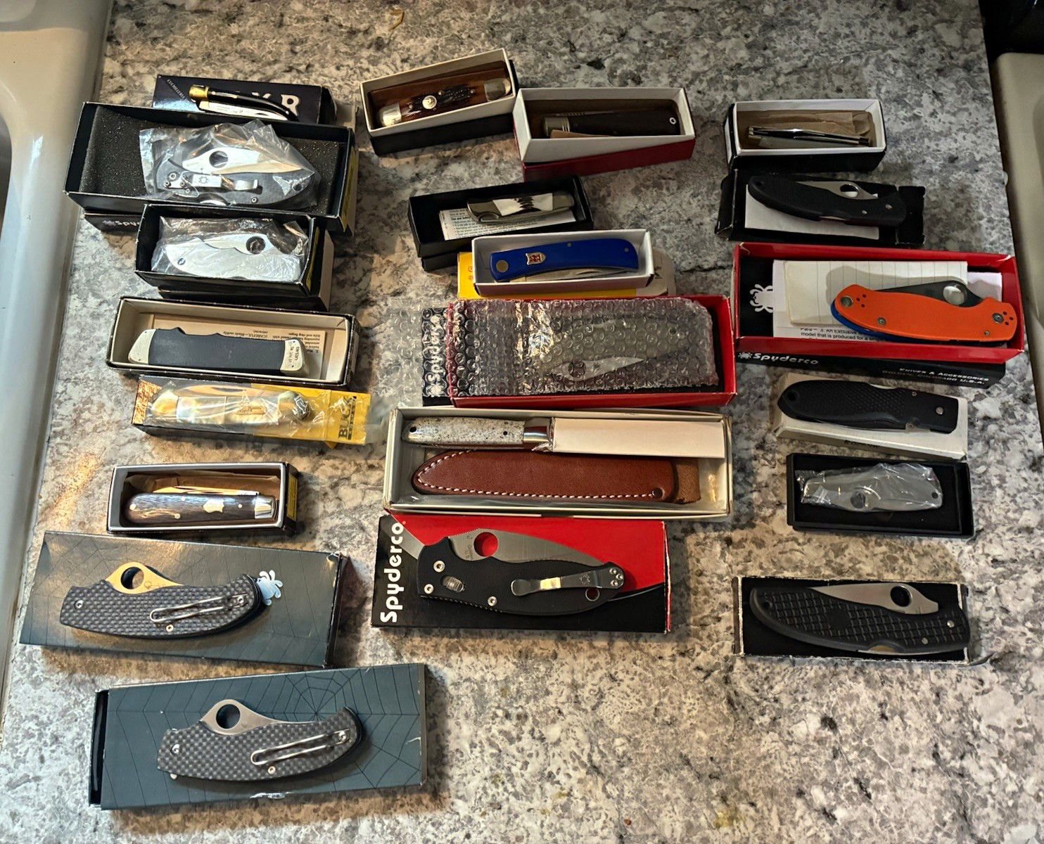 Spyderco huge Mixed Lot Collectible Pocket & Fixed Blade Knives w/ Boxes