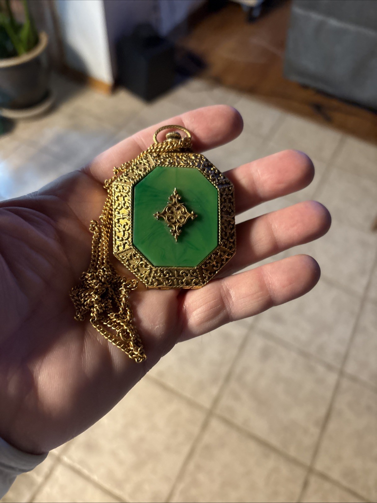 vintage compact powder case Gold And Green