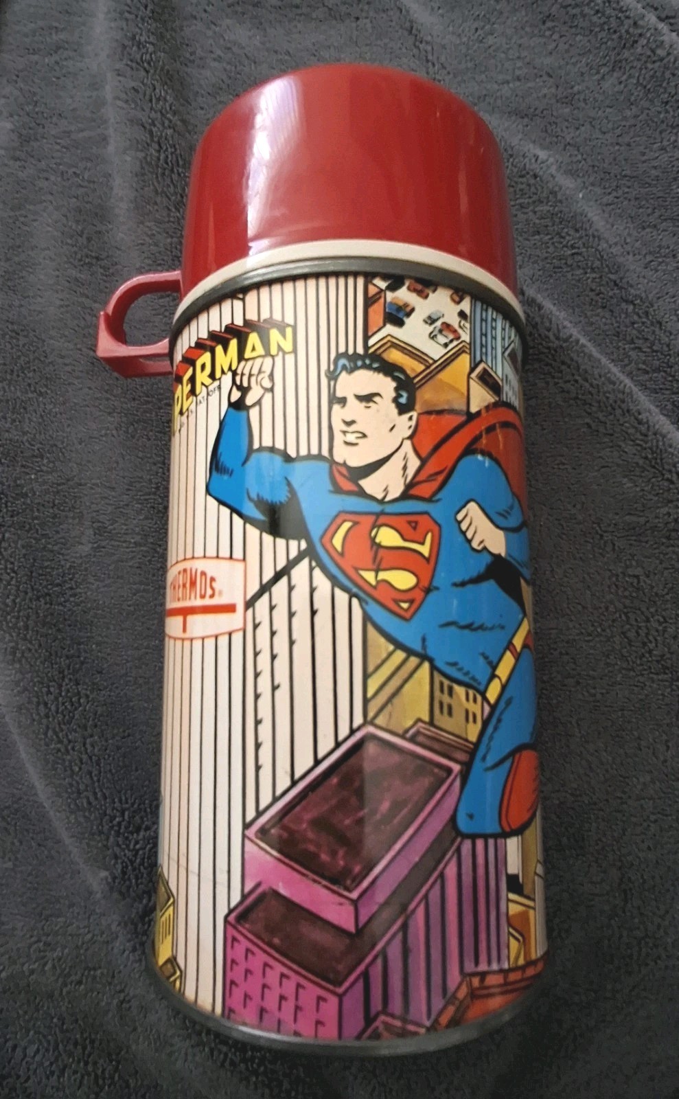 VINTAGE 1967 SUPERMAN METAL THERMOS  W/ Red cap & stopper. NM shape C-9 plus