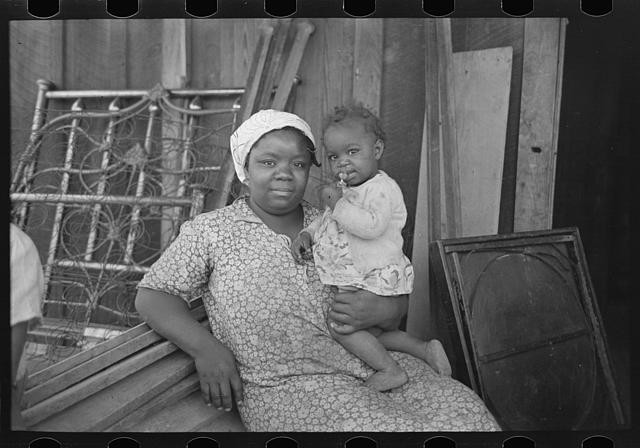 Photo:FSA Sharecropper Mother and Child 1938 Southeast Missouri Farms