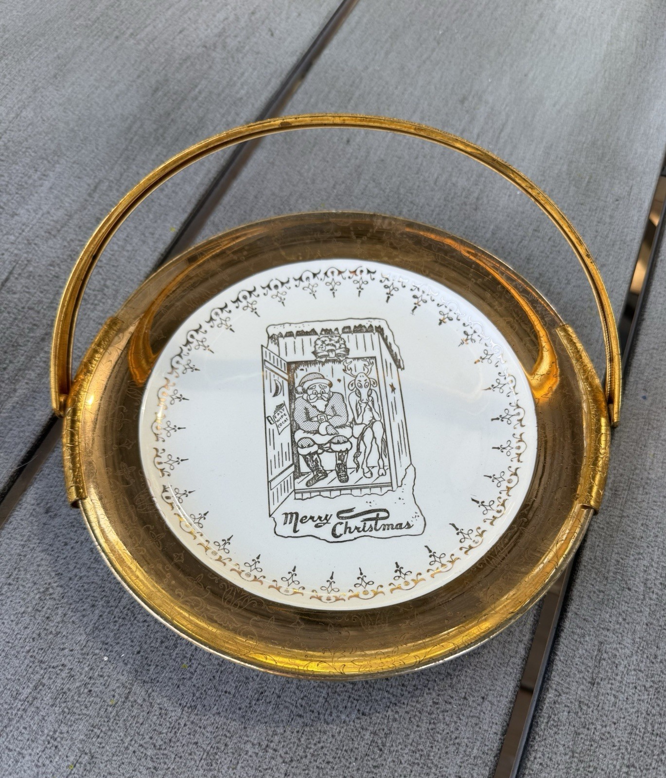 Vintage Sabin Crest O Gold Christmas Outhouse Plate Metal Basket Caddy 22K