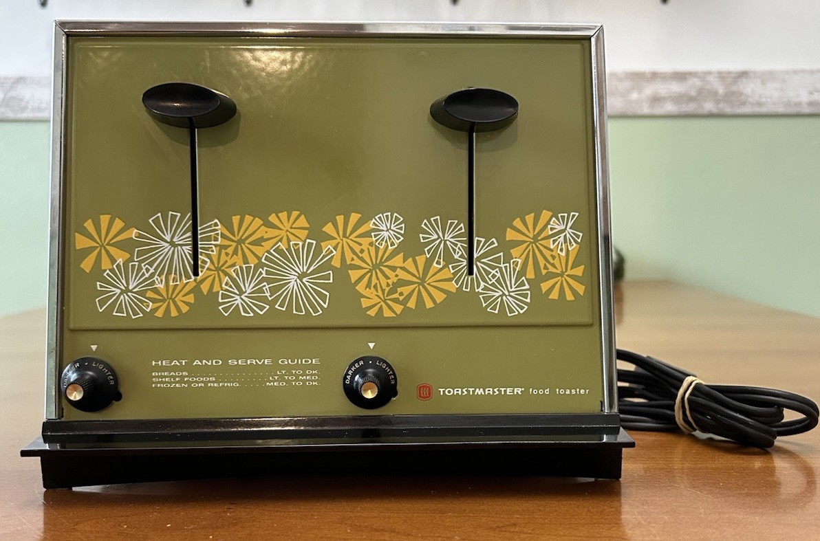 Vintage 1970s Toastmaster D103 4-Slice Toaster Avocado Green Floral Design Works