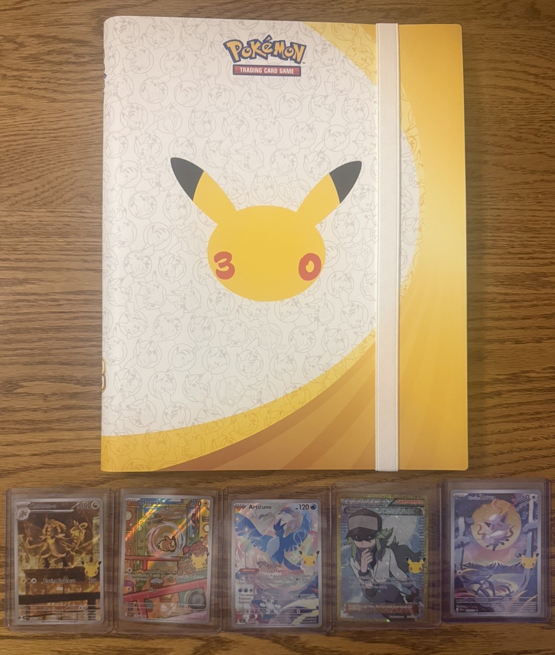 Bundle Pokémon TCG 30th Celebration Binder, IRs, promo, pikachus, EX inc 101/101
