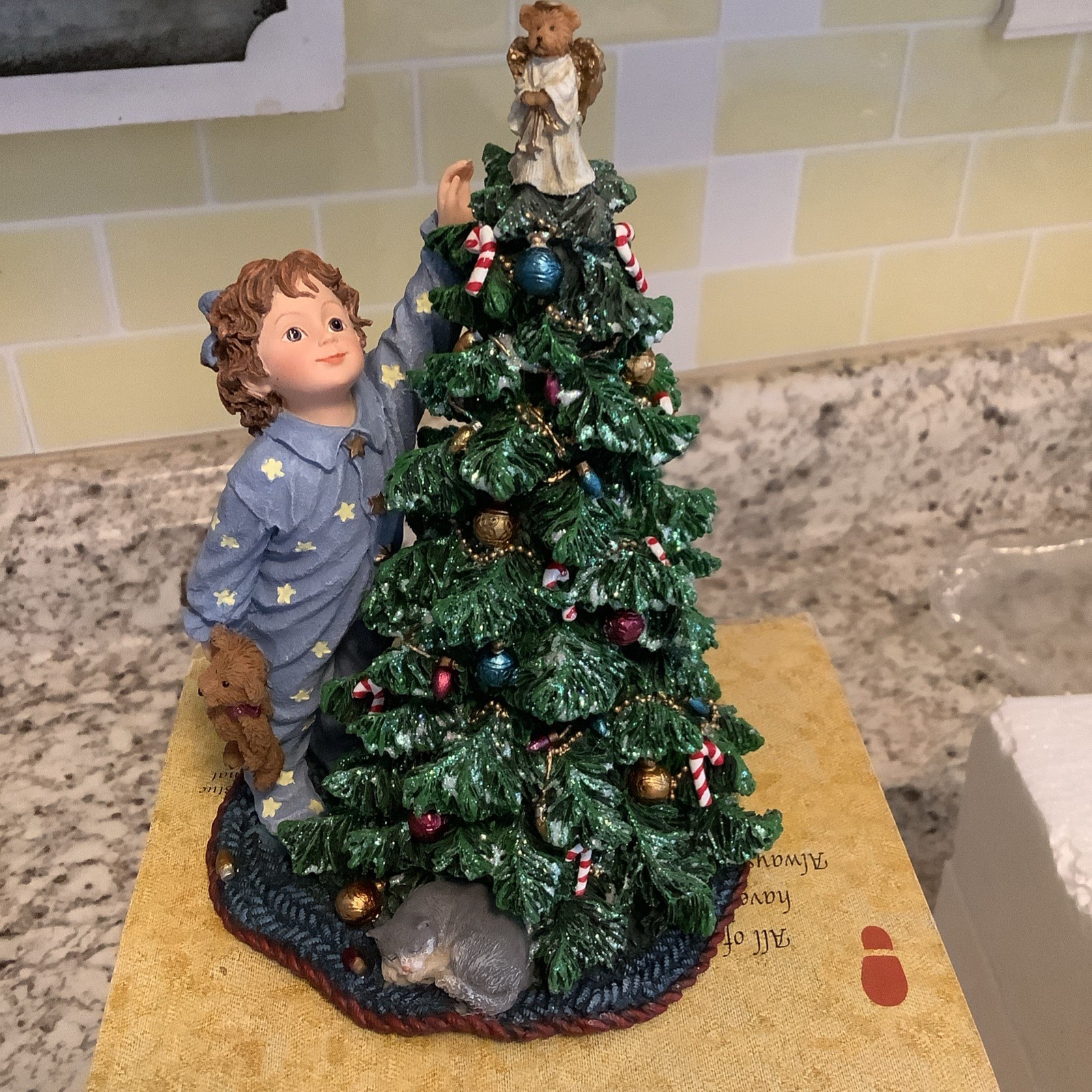 Boyd’s Yesterday’s Child Holly Tippy Toe Christmas
