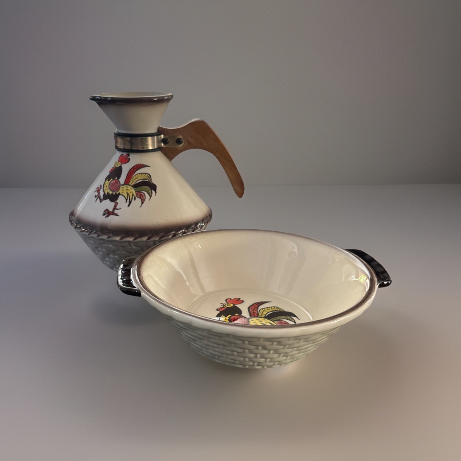 Vintage POPPYTRAIL By Metlox Rooster Motif  Teapot And Pie Dish Set Of Two
